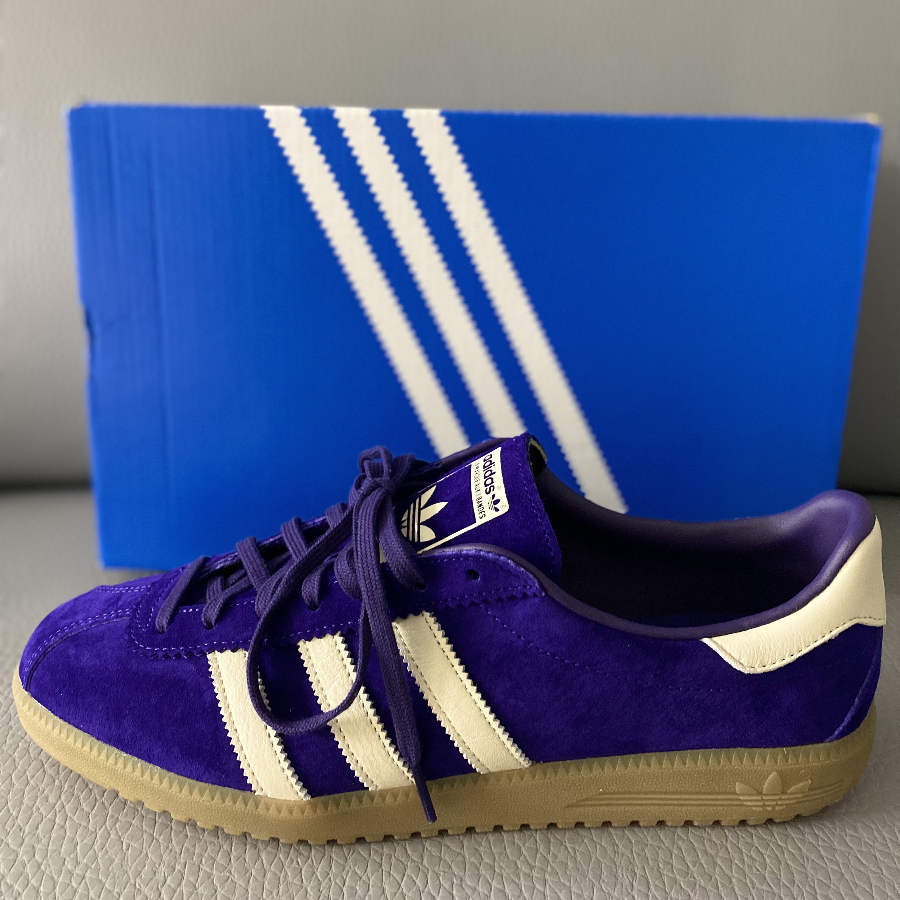 Adidas Bermuda College Purple Cream White 착용 스타일