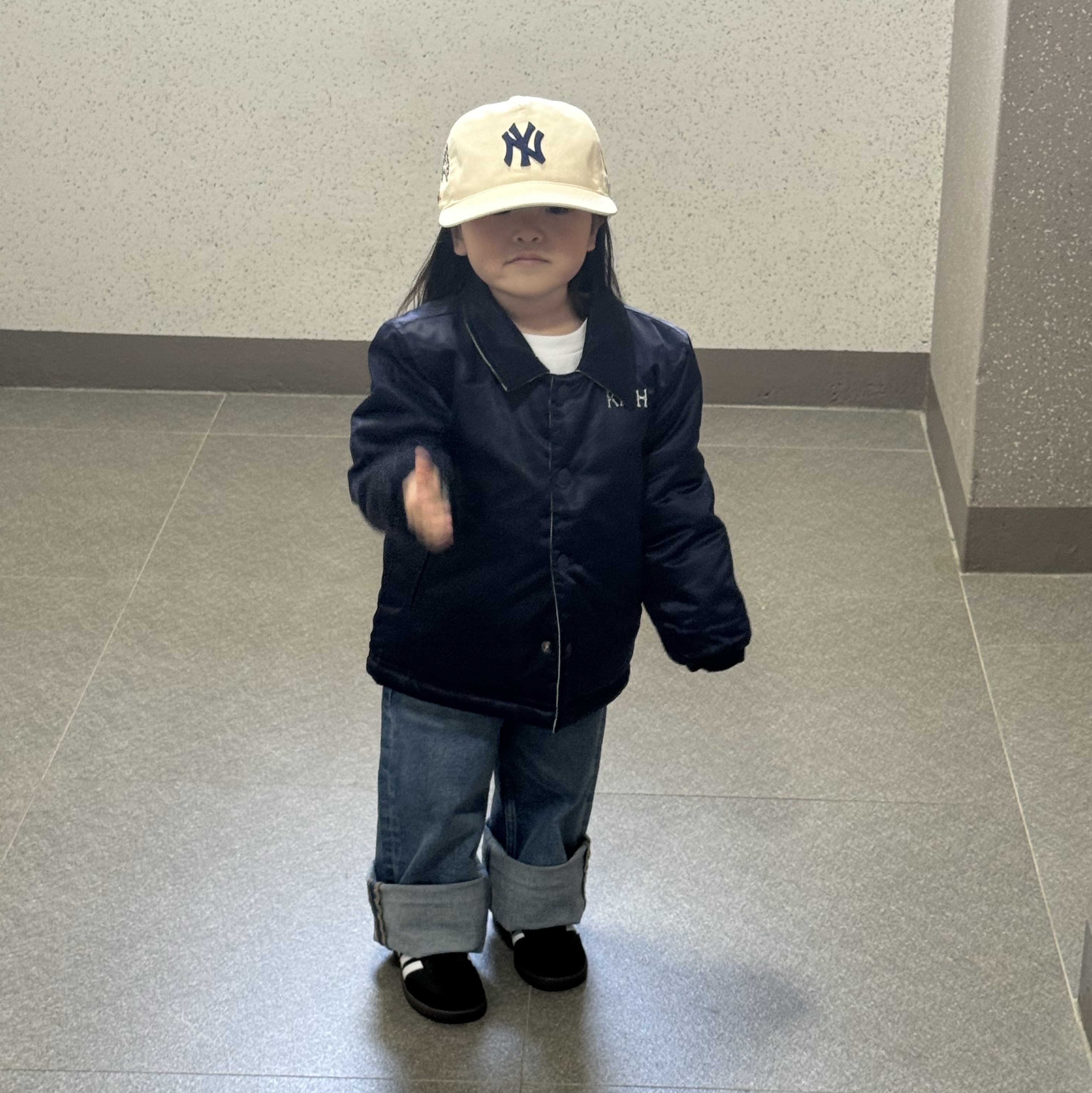 (Infant) Adidas Samba OG Core Black Cloud White, Kith x New Era New York Yankees Nylon 9Fifty A Frame Nocturnal 착용 스타일 - 1