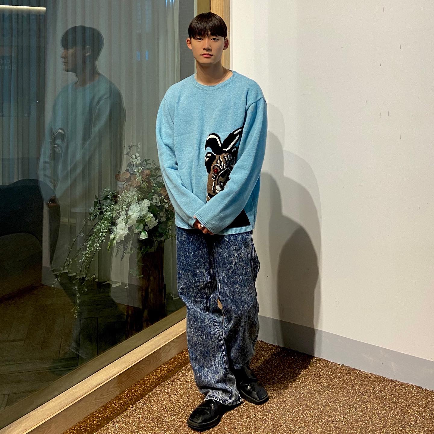 N ARCHIVE Play Dog Loose Fit Jacquard Knit Pullover Sky Blue, N ARCHIVE Play Dog Loose Fit Jacquard Knit Pullover Ivory 착용 스타일