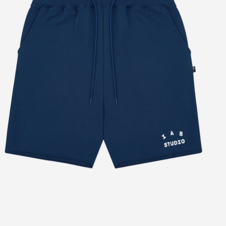 IAB Studio Heavy Sweatshorts Navy - 23FW 착용 스타일