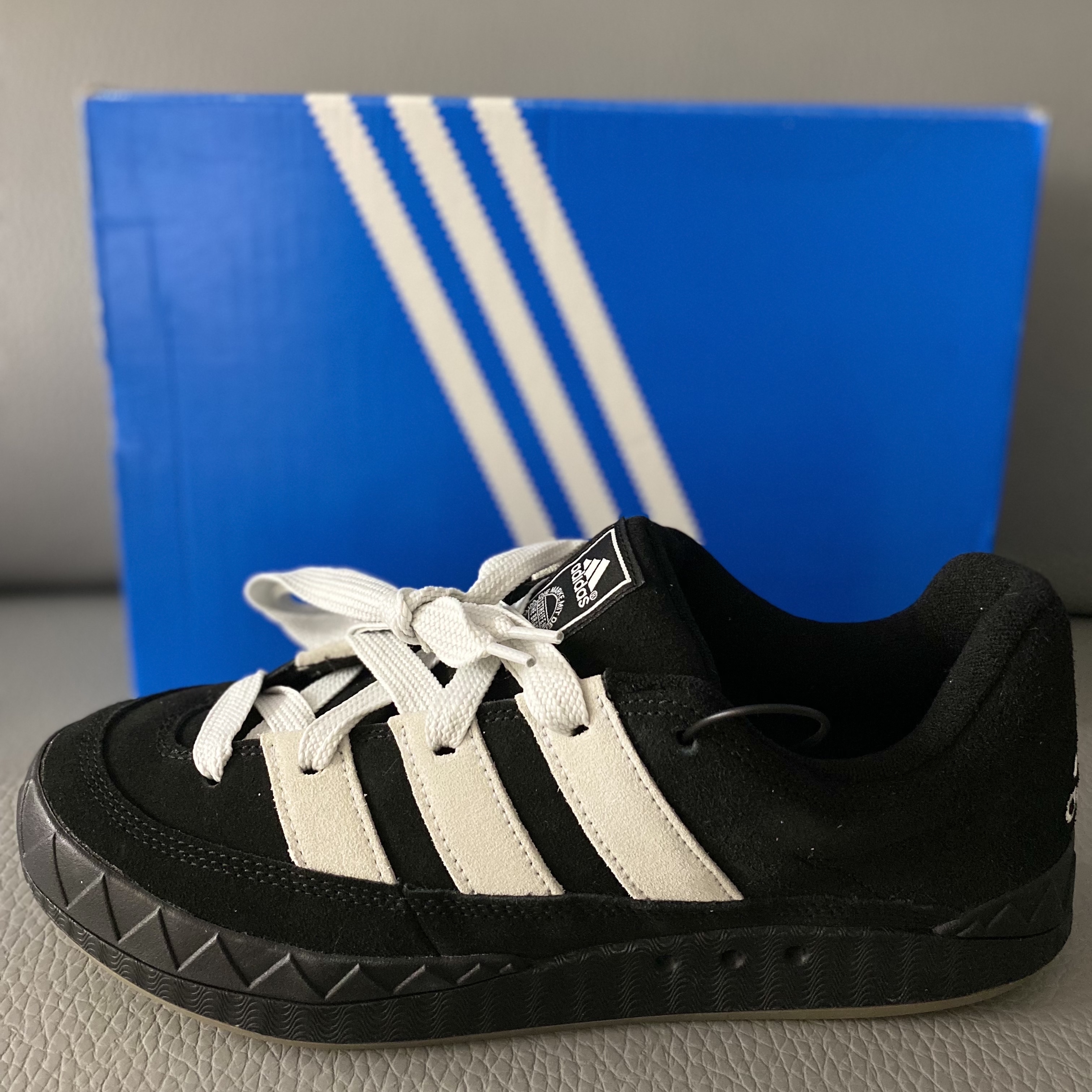Adidas Adimatic Core Black Crystal White 착용 스타일