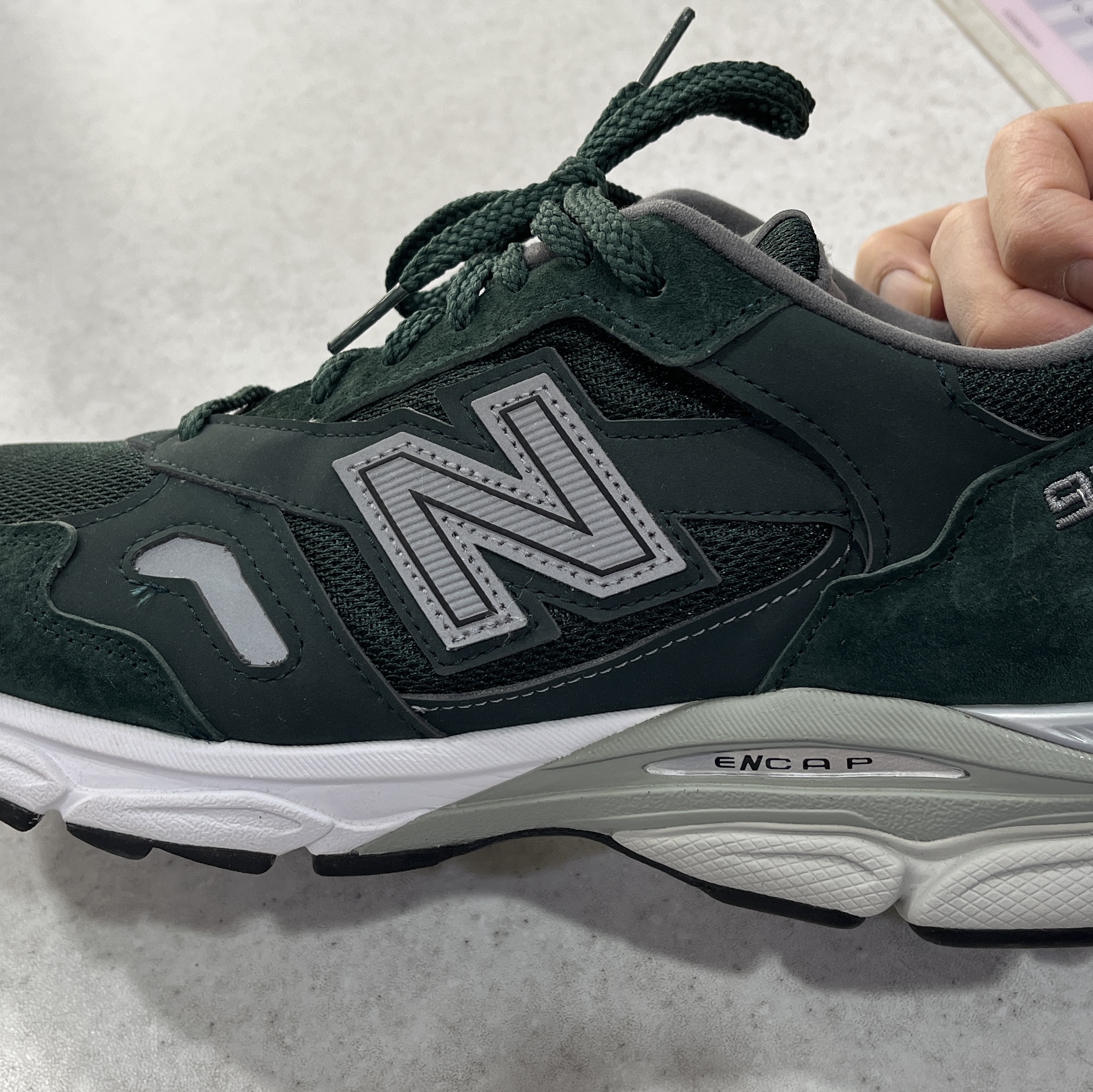 New Balance 920 Made in UK Green Grey 착용 스타일