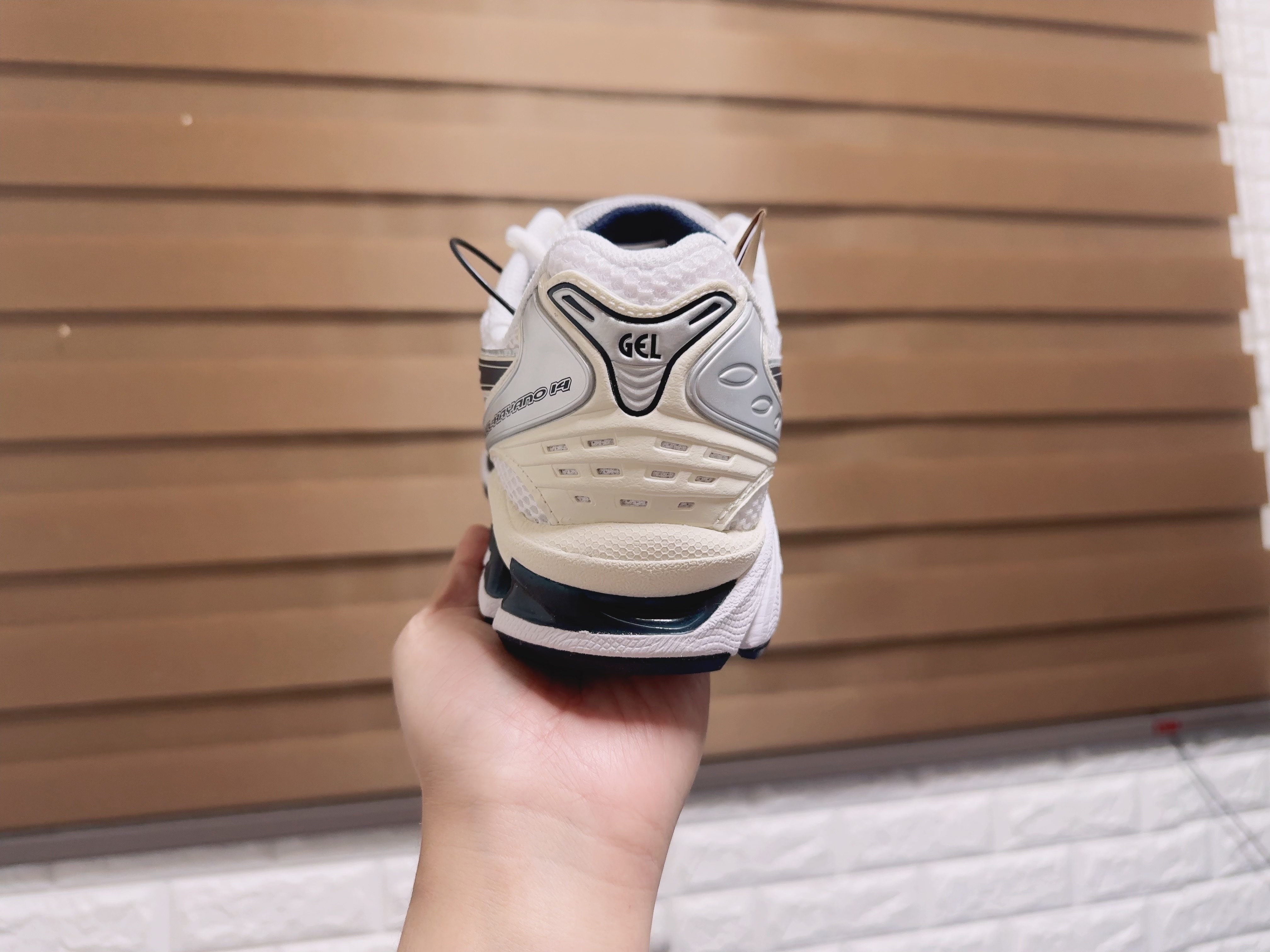 (W) Asics Gel-Kayano 14 White Midnight 착용 스타일 - 5