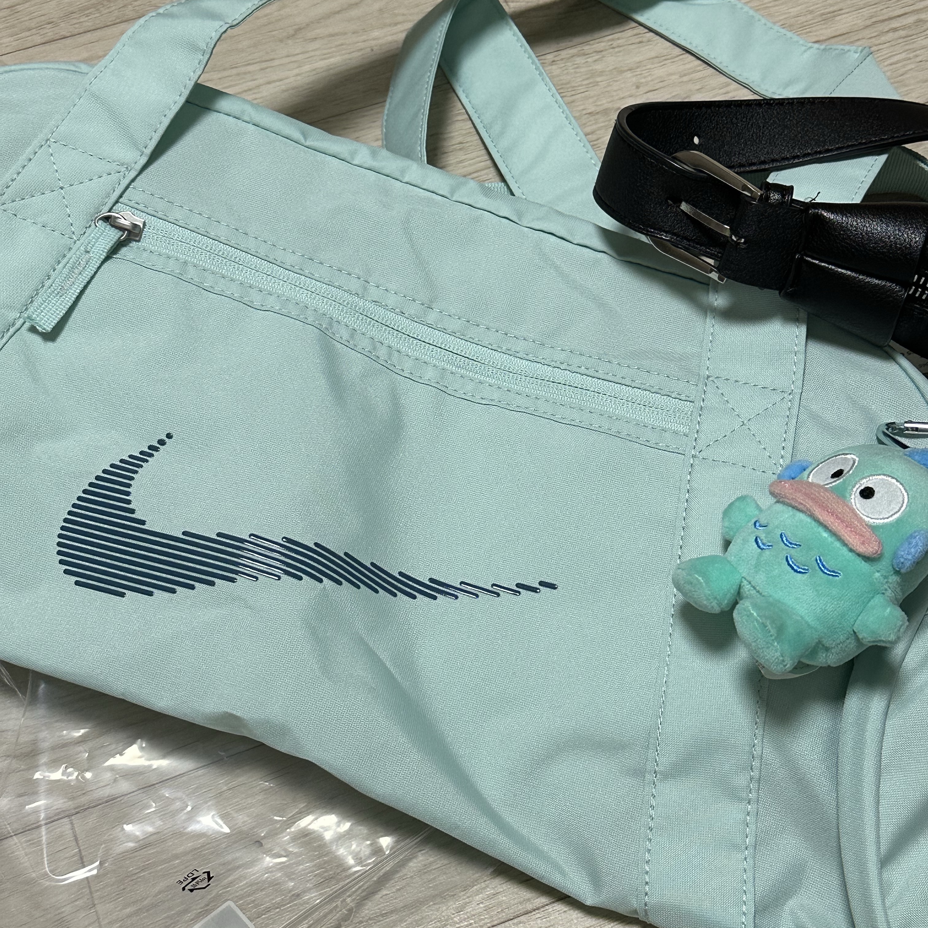 Nike Gym Club Duffle Bag 24L Jade Ice 착용 스타일