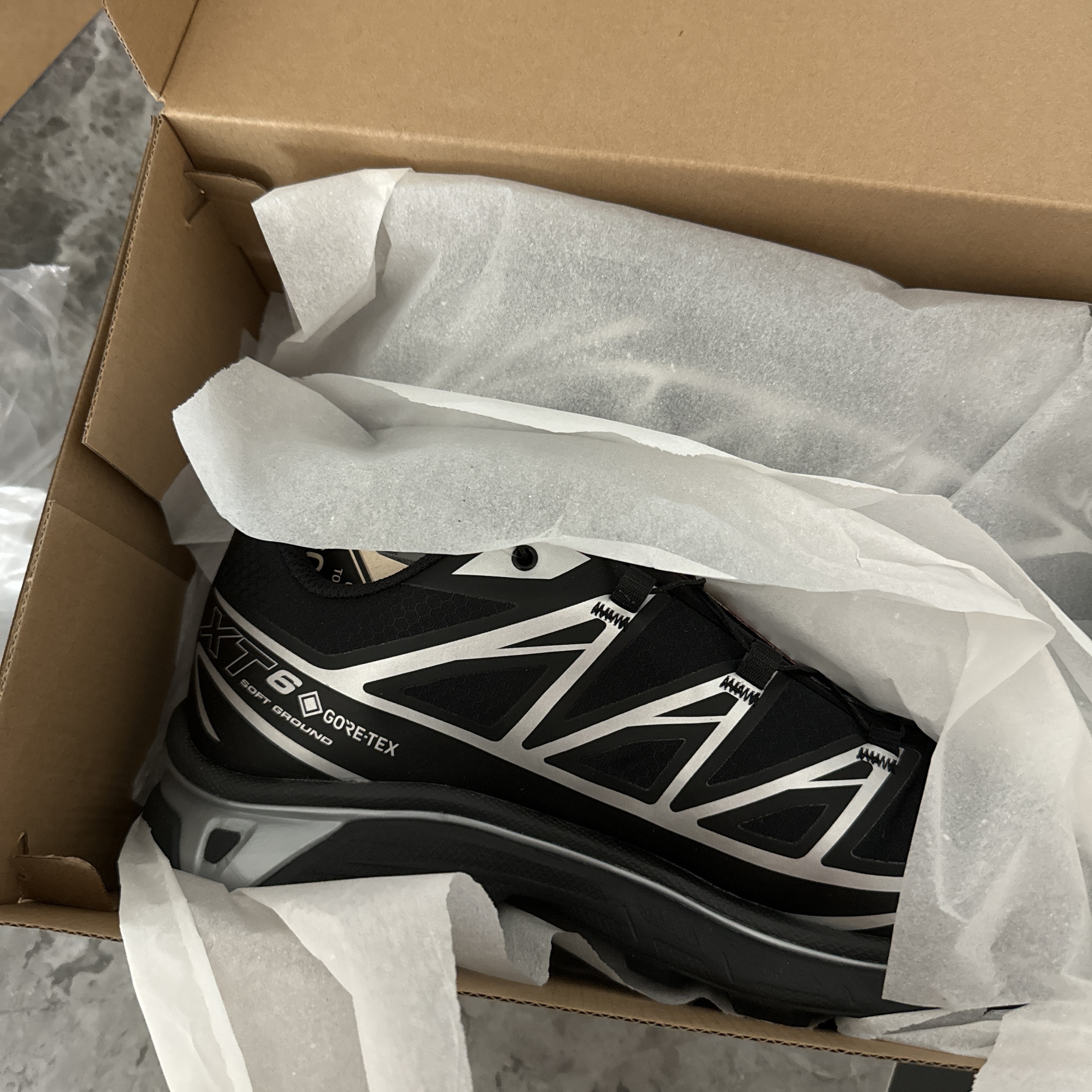 Salomon XT-6 GTX Black Silver 착용 스타일
