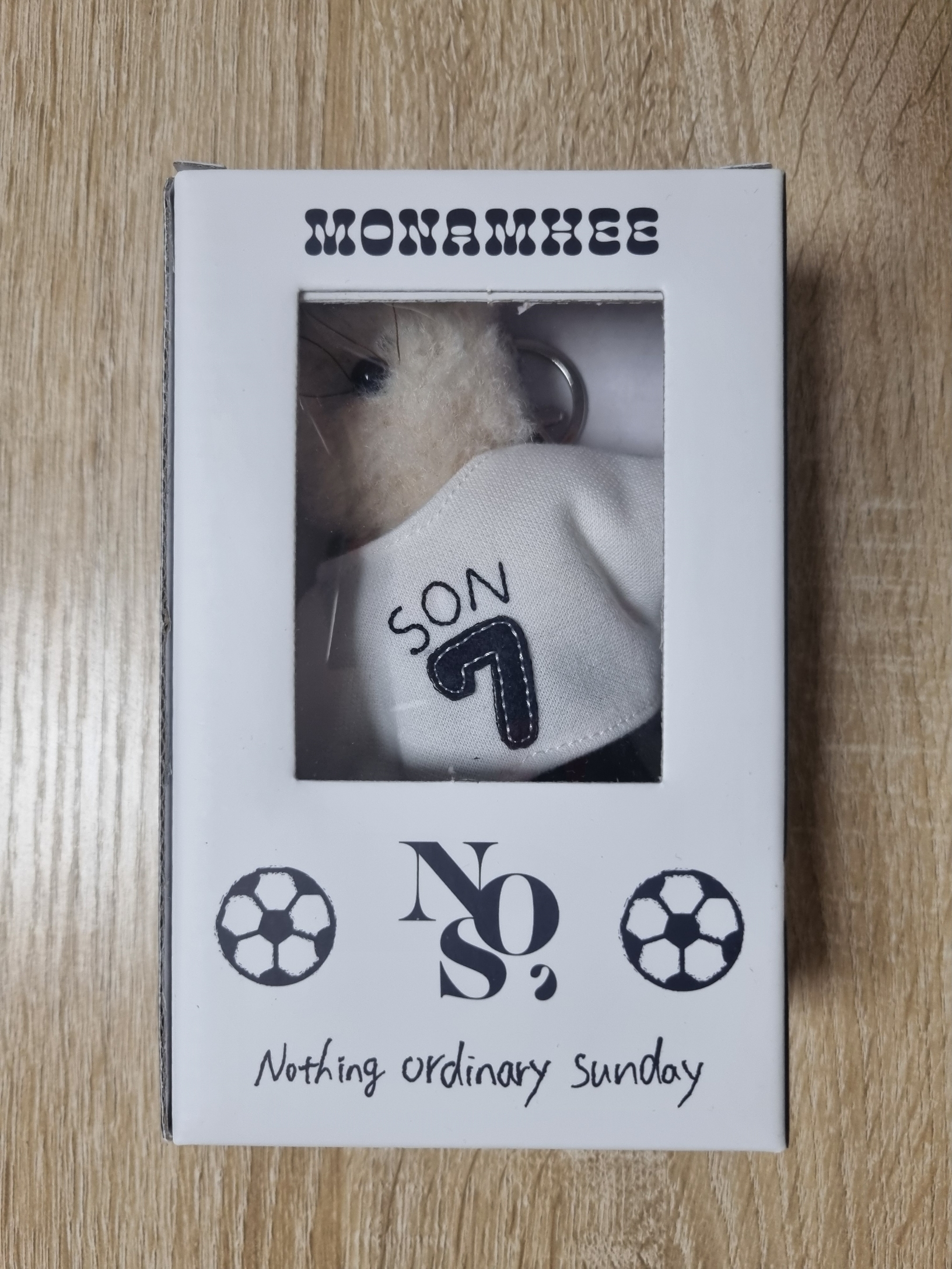 Monamhee x NOS7 SON.hee Keyring Cream 착용 스타일 - 1