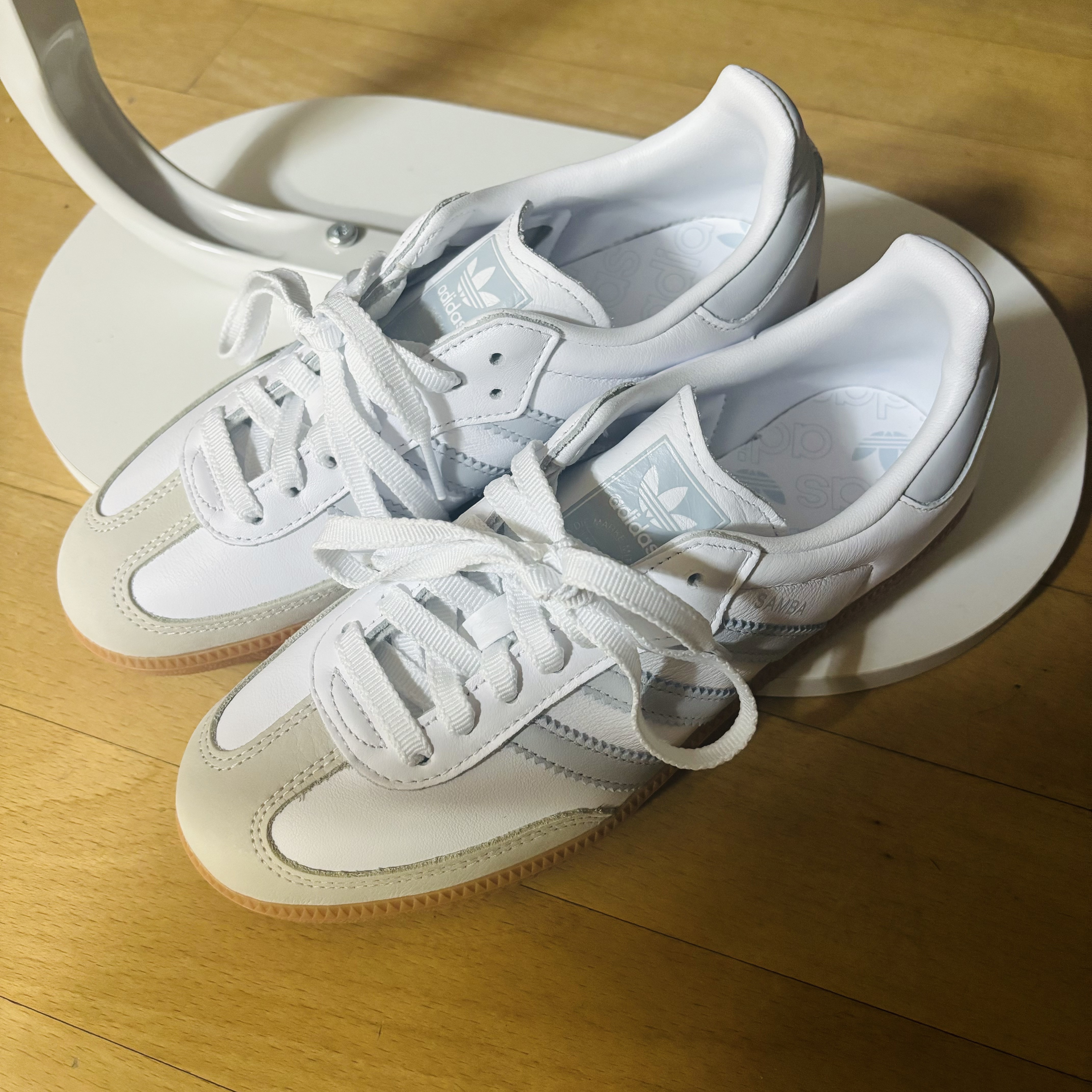 (W) Adidas Samba OG Cloud White Halo Blue 착용 스타일