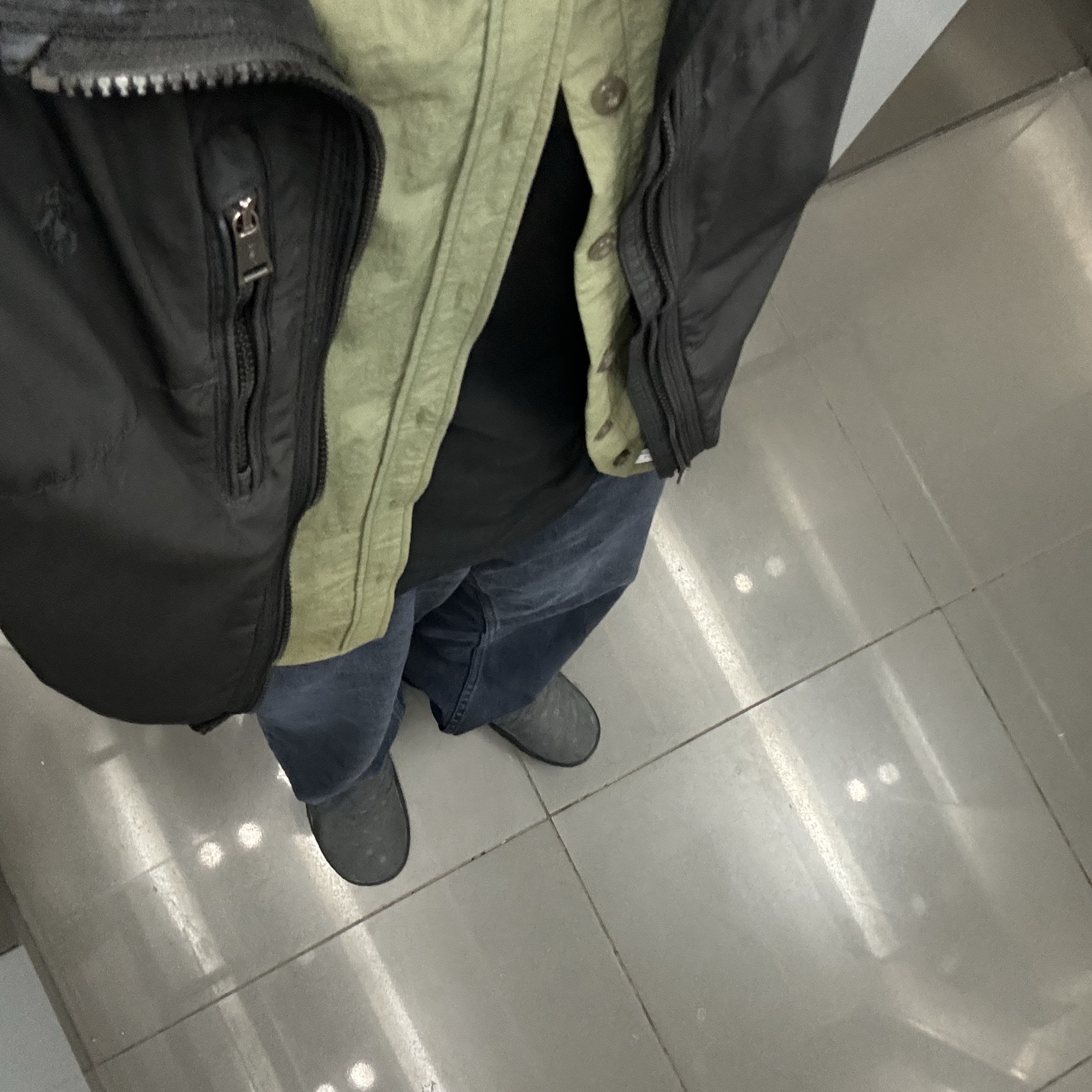 Nike ACG Moc Anthracite 착용 스타일