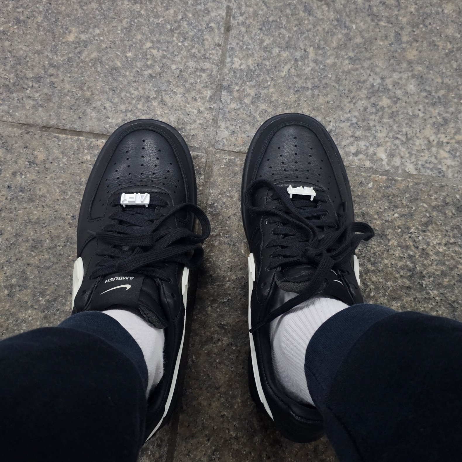 Nike x Ambush Air Force 1 Low SP Black 착용 스타일 - 2