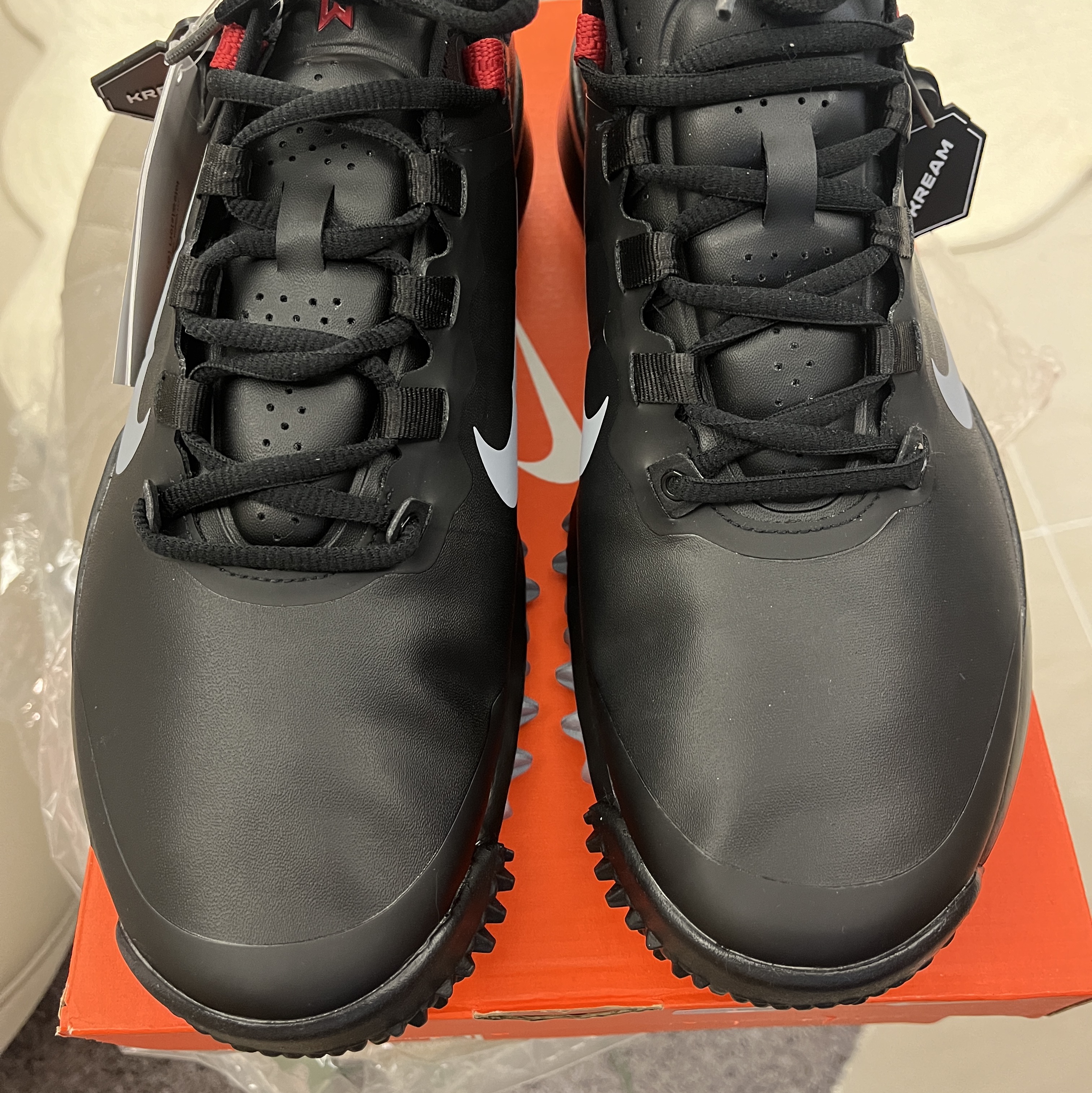 Nike Tiger Woods '13 Wide Black Varsity Red 착용 스타일 - 2