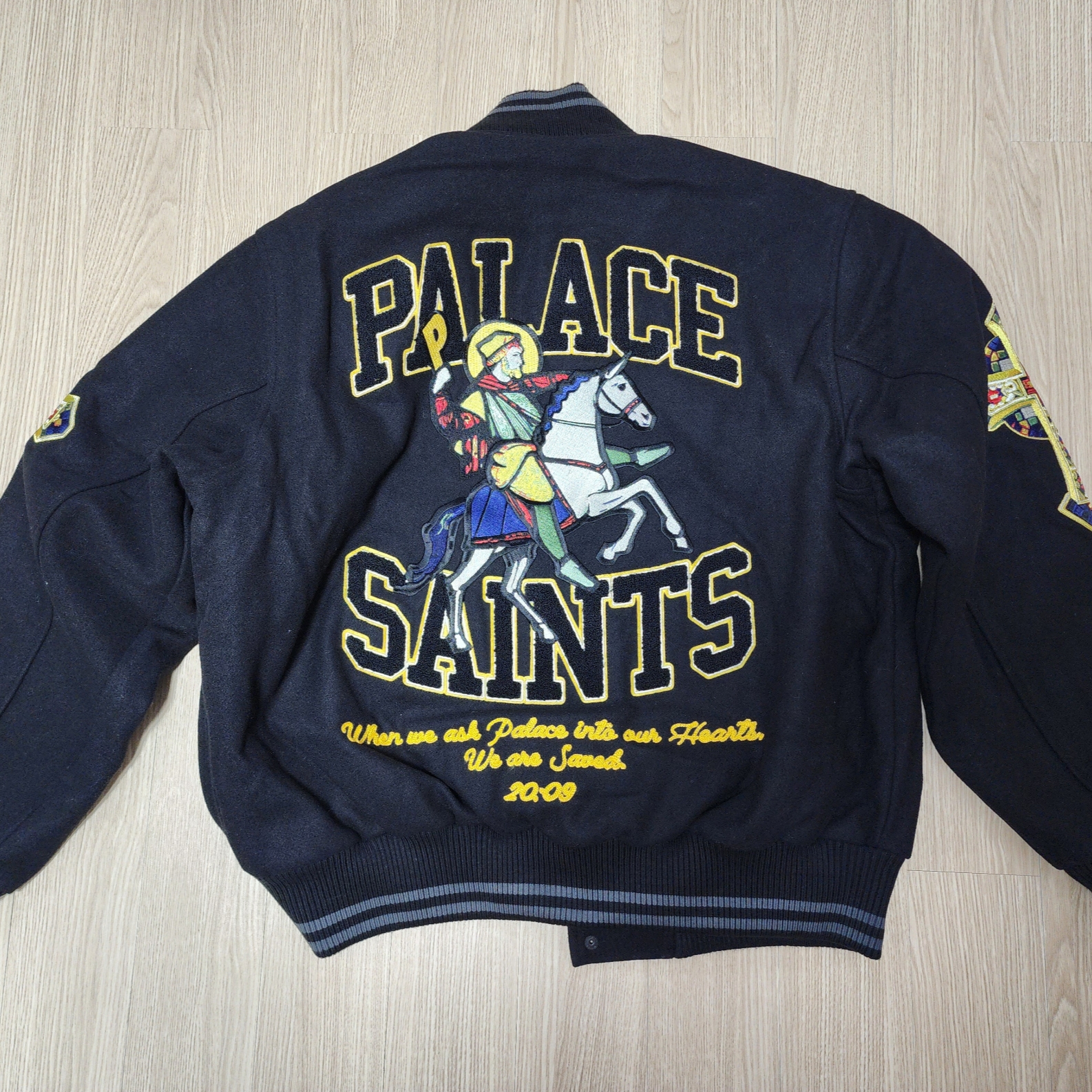 Palace Saints Varsity Jacket Black - 24SS 착용 스타일 - 2