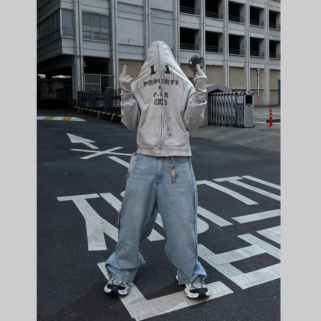 Project G/R Zygon Zip Hoodie Melange Grey 착용 스타일
