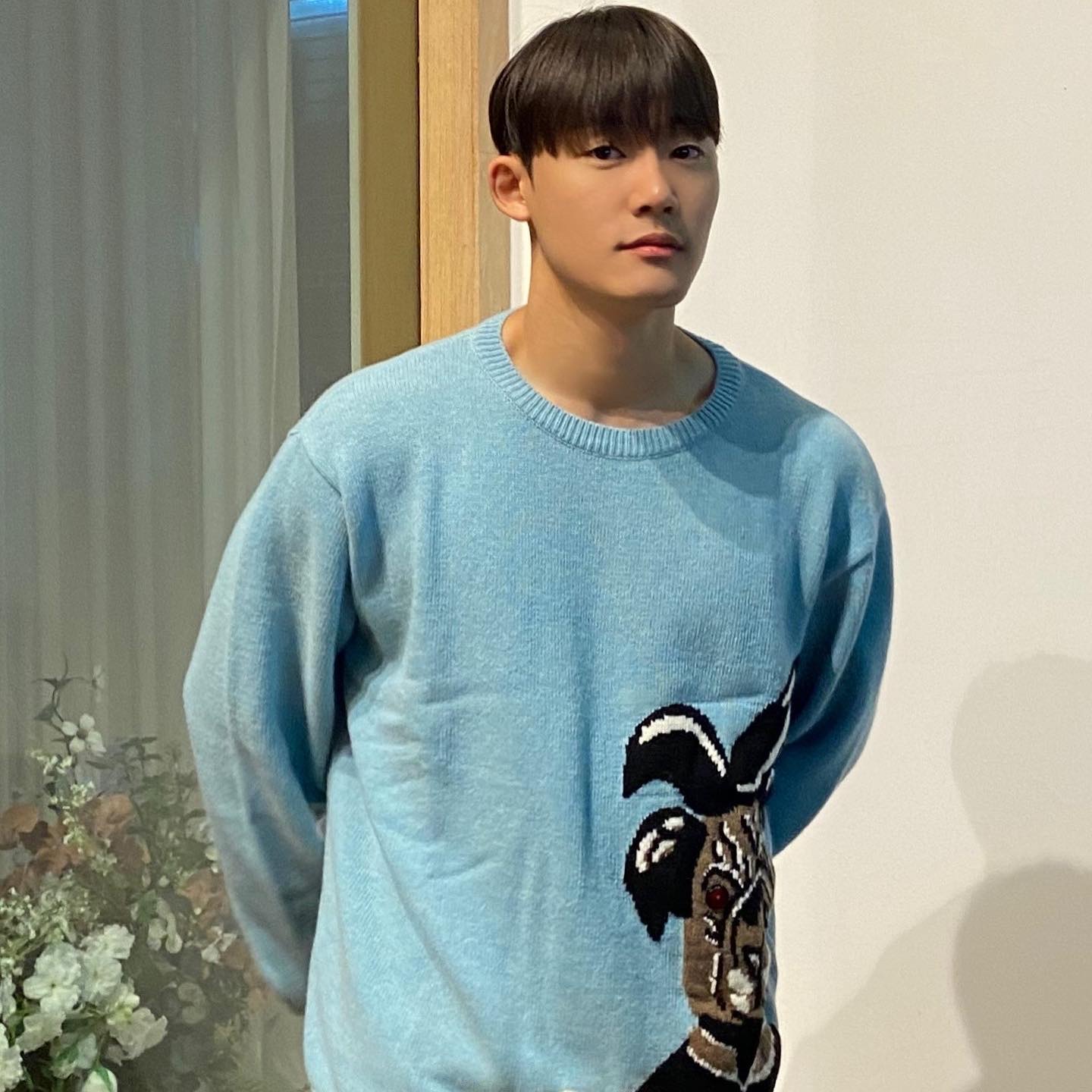 N ARCHIVE Play Dog Loose Fit Jacquard Knit Pullover Sky Blue, N ARCHIVE Play Dog Loose Fit Jacquard Knit Pullover Ivory 착용 스타일