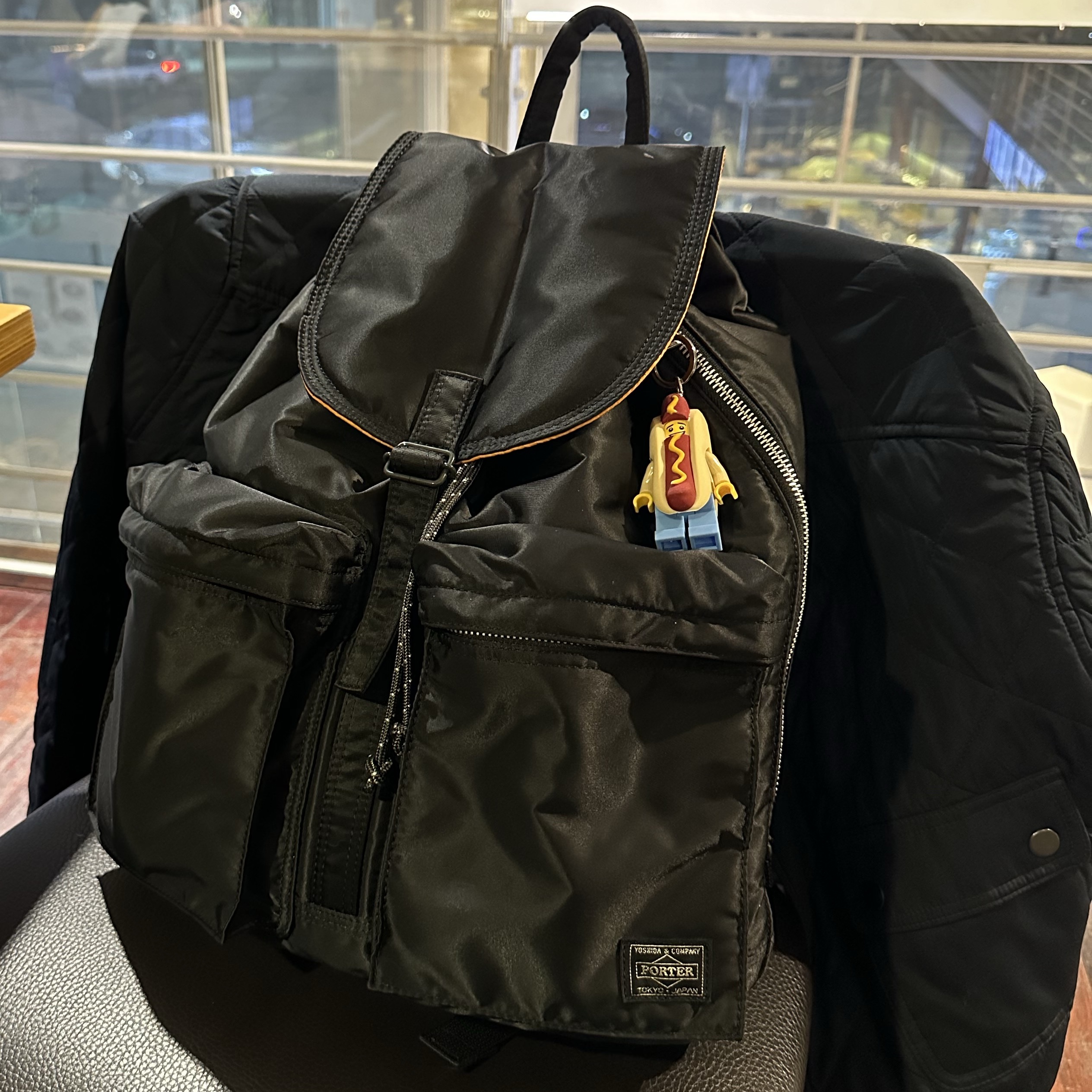 Porter Tanker Backpack Black 착용 스타일