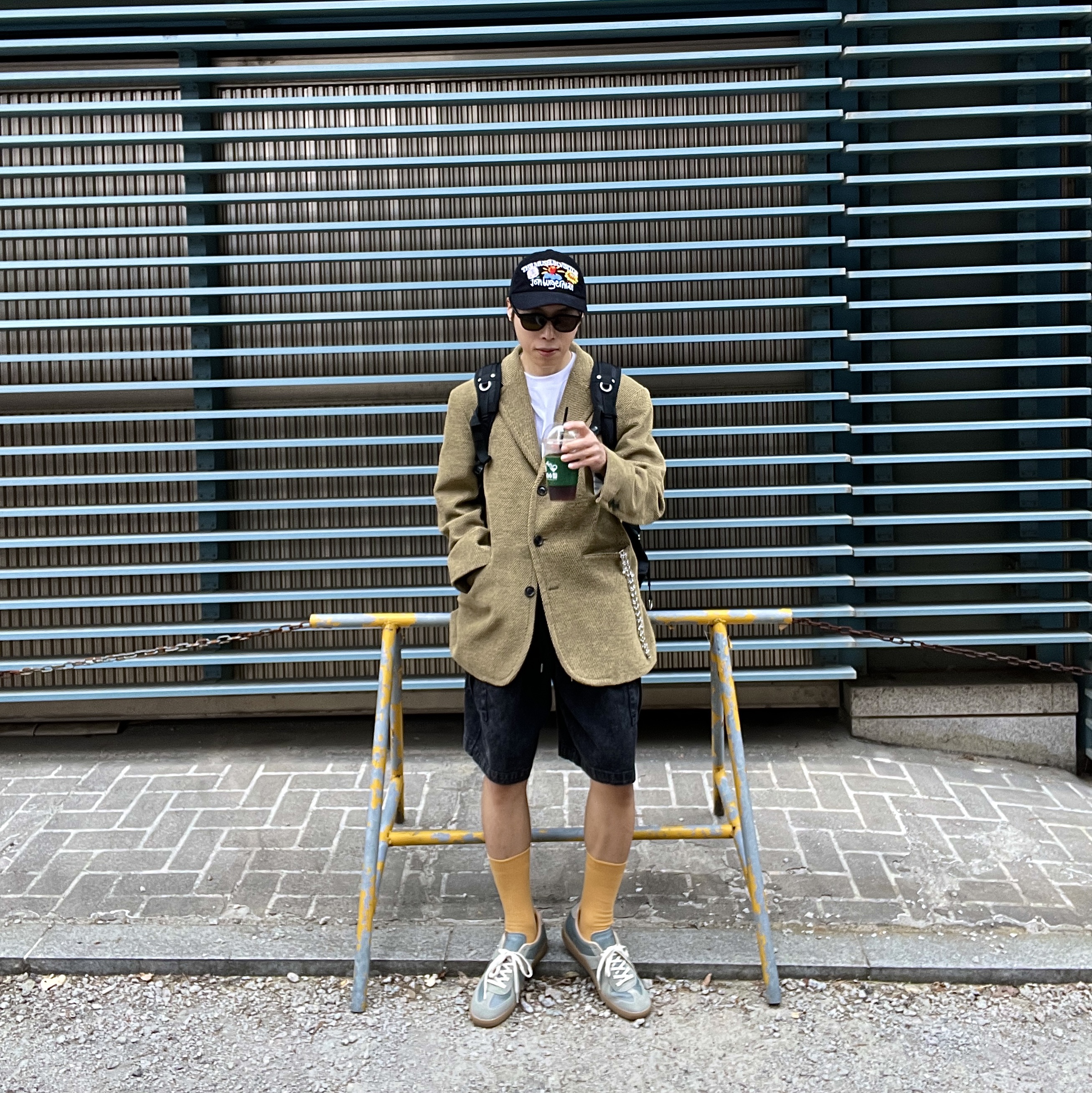 The Museum Visitor x Jon Burgerman Pinky Winky & Charlie Ball Cap Black 착용 스타일 - 2