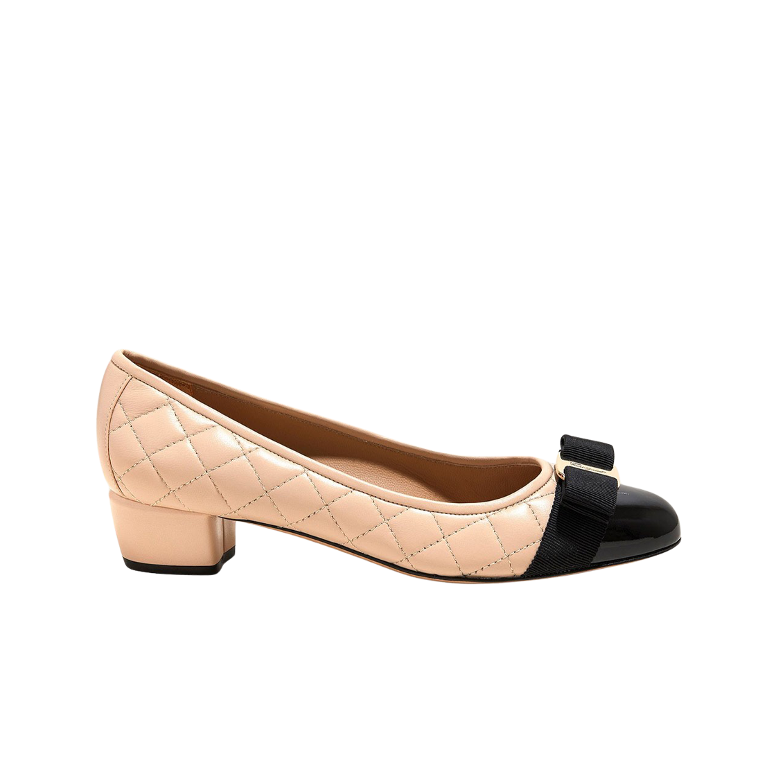 01M832-702227 (W) Ferragamo Quilted Vara Bow Pump Black New Bisque - C
