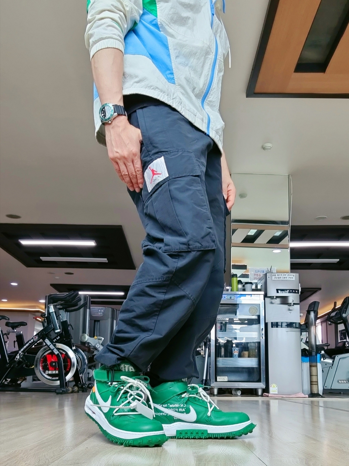 Nike x Off-White Air Force 1 Mid SP Leather Pine Green 착용 스타일 - 3