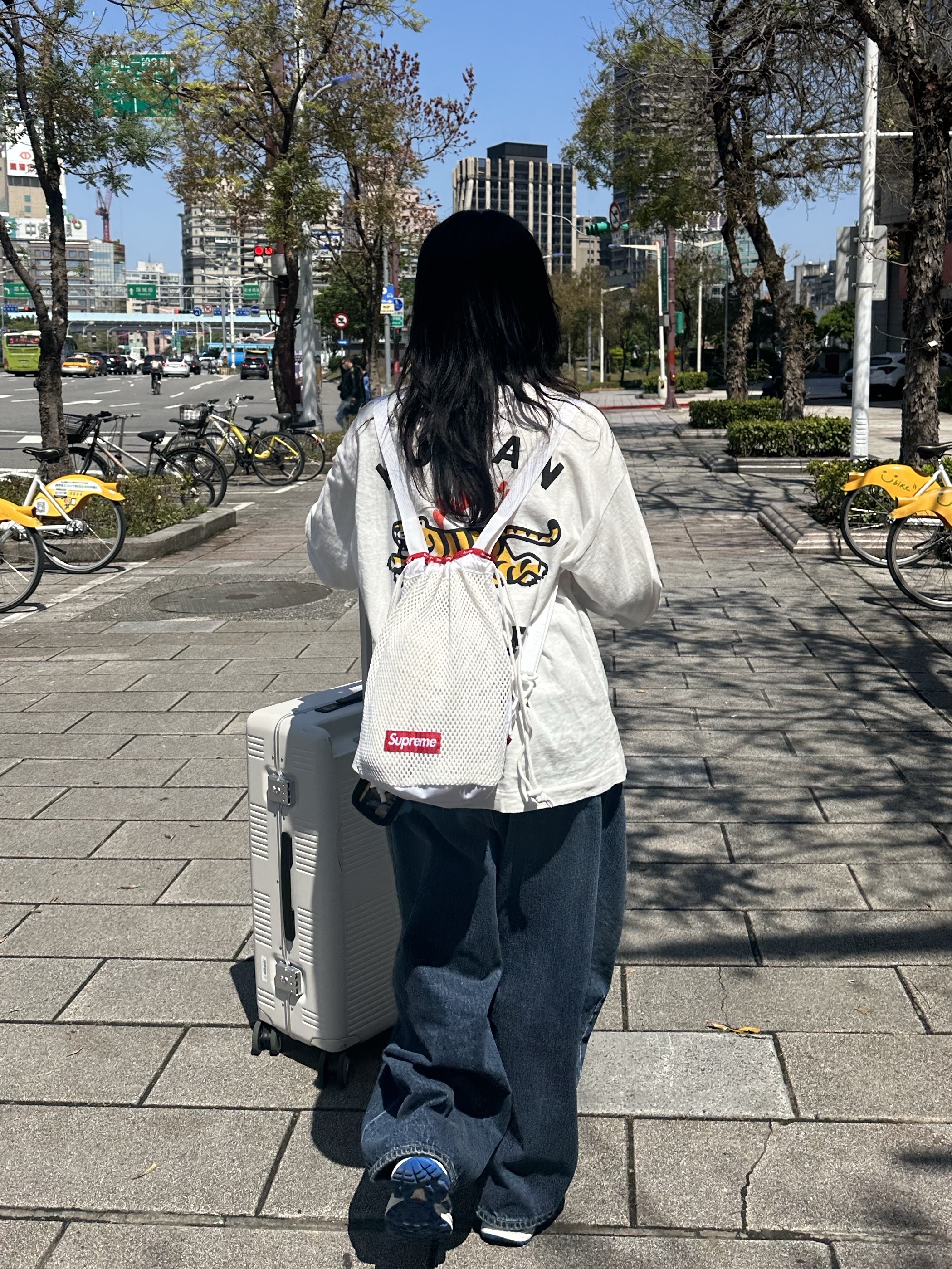 Supreme Mesh Small Backpack White - 23SS, Needles H.D. Pants 12 Oz Denim Indigo 착용 스타일 - 2