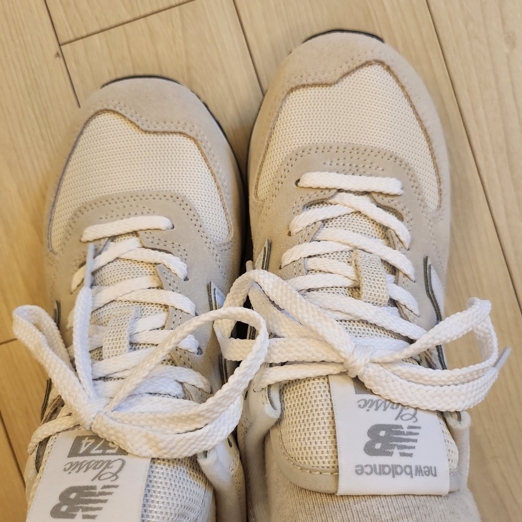 New Balance 574 Ivory - D Standard 착용 스타일 - 3