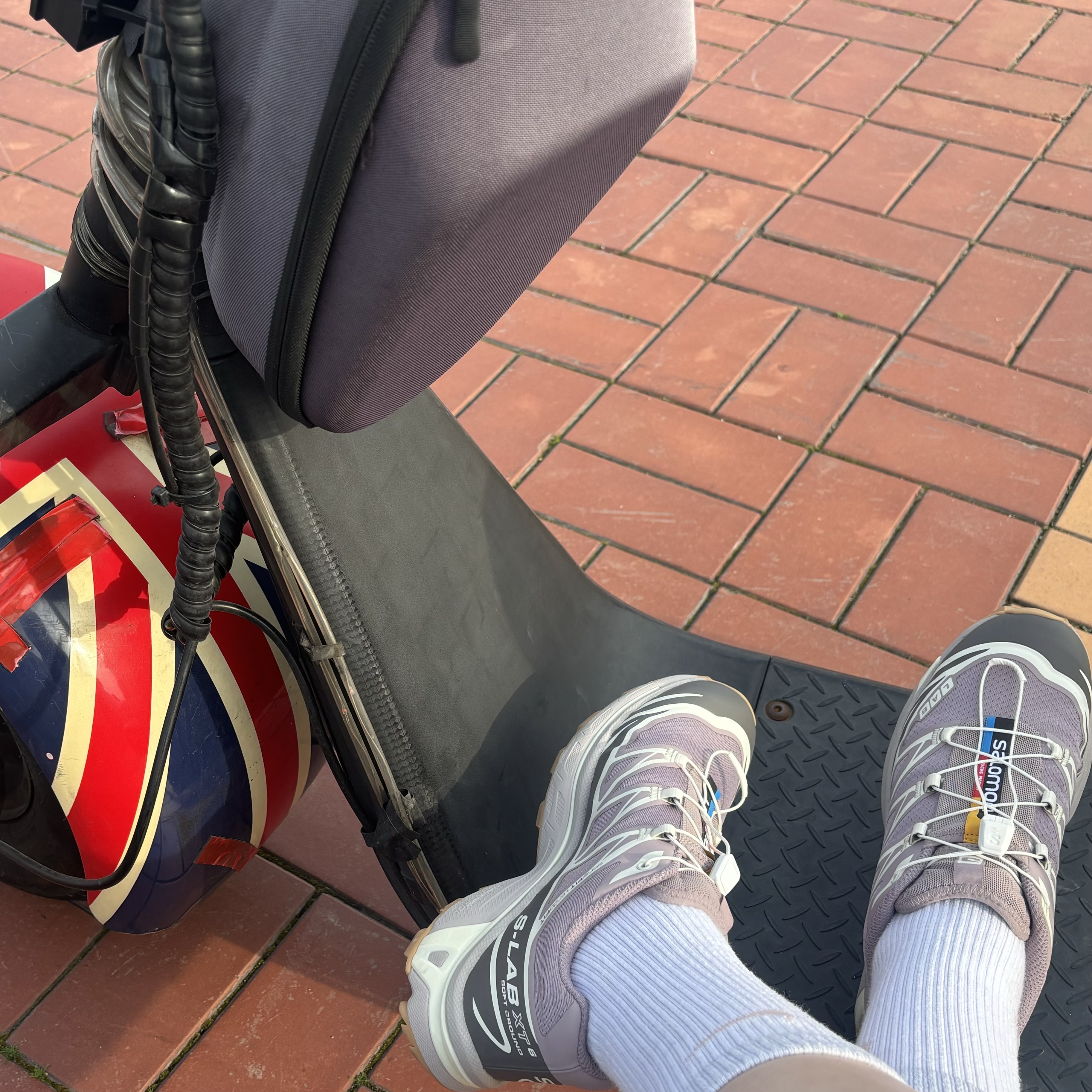Salomon XT-6 Quail Plum Kitten 착용 스타일 - 2