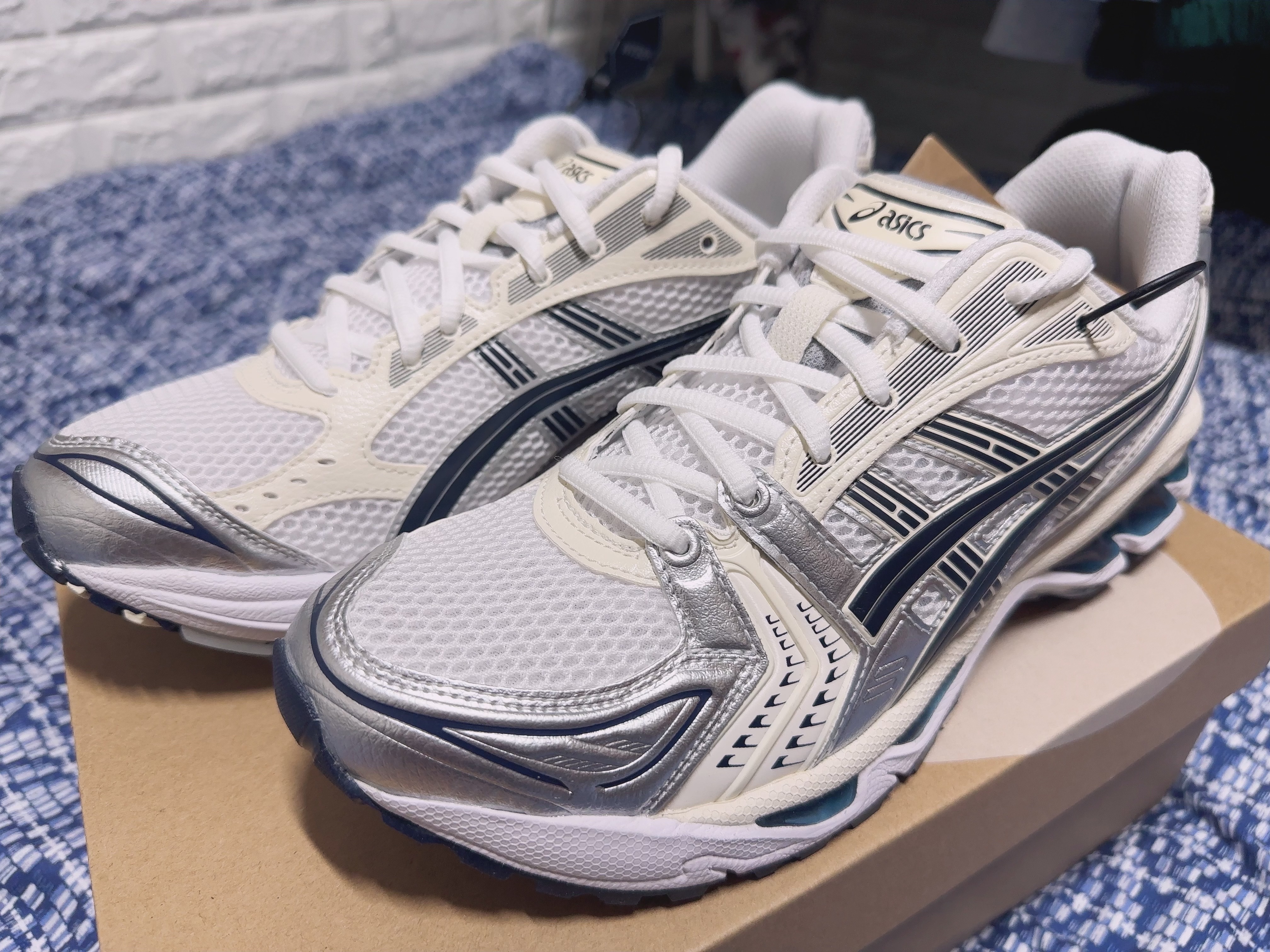 (W) Asics Gel-Kayano 14 White Midnight 착용 스타일 - 1