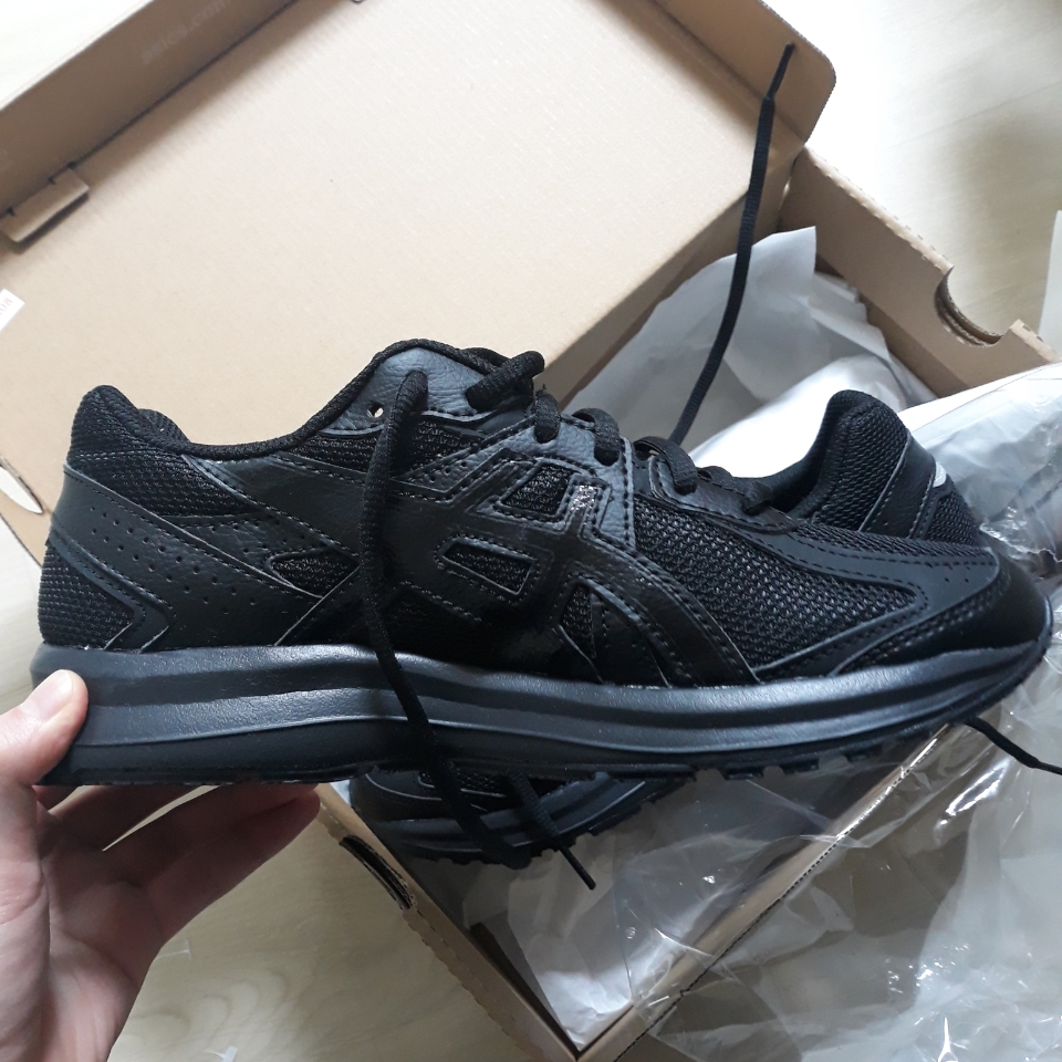 Asics Jog 100 S Black - 2E Wide 착용 스타일 - 3