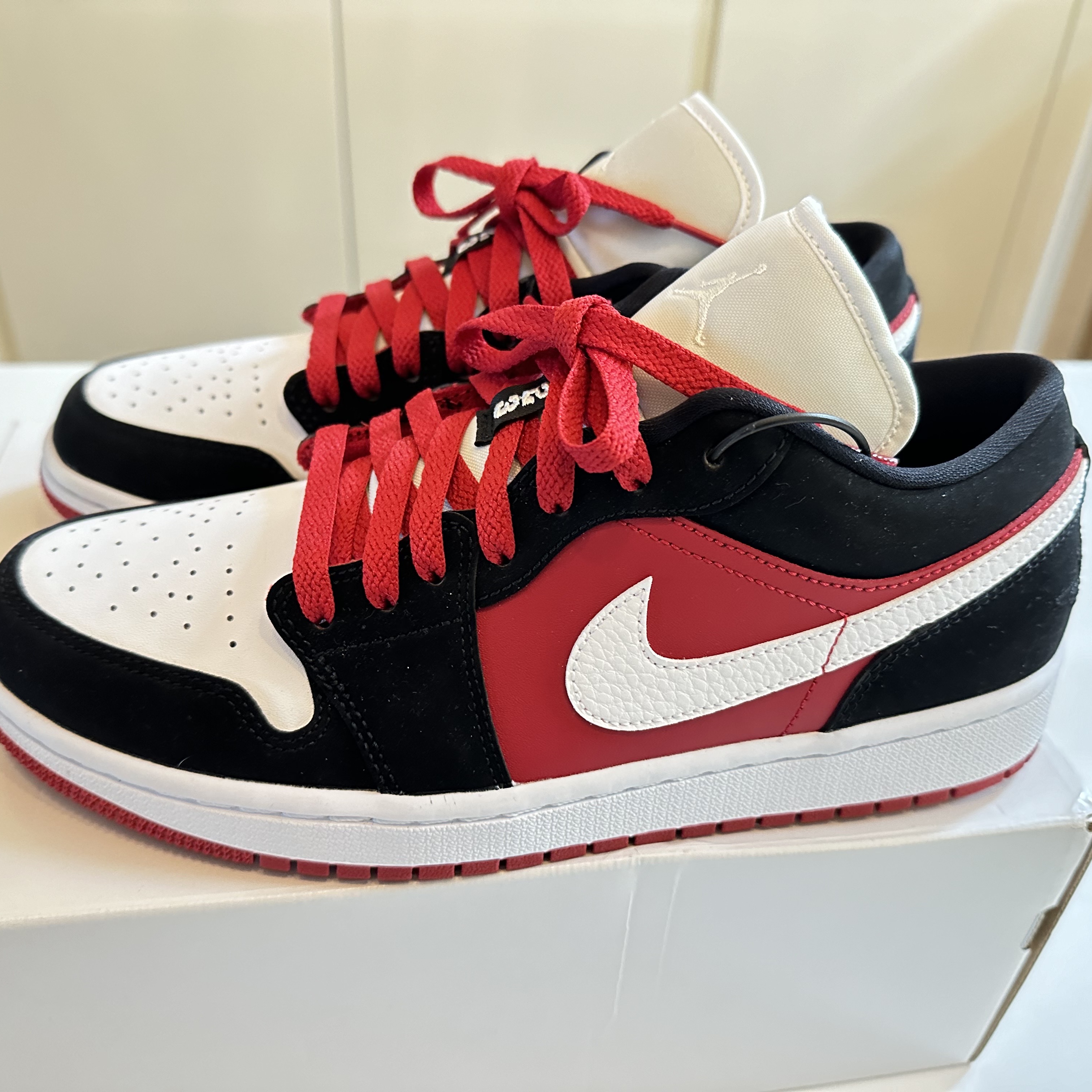 (W) Jordan 1 Low Gym Red Black White 착용 스타일 - 3