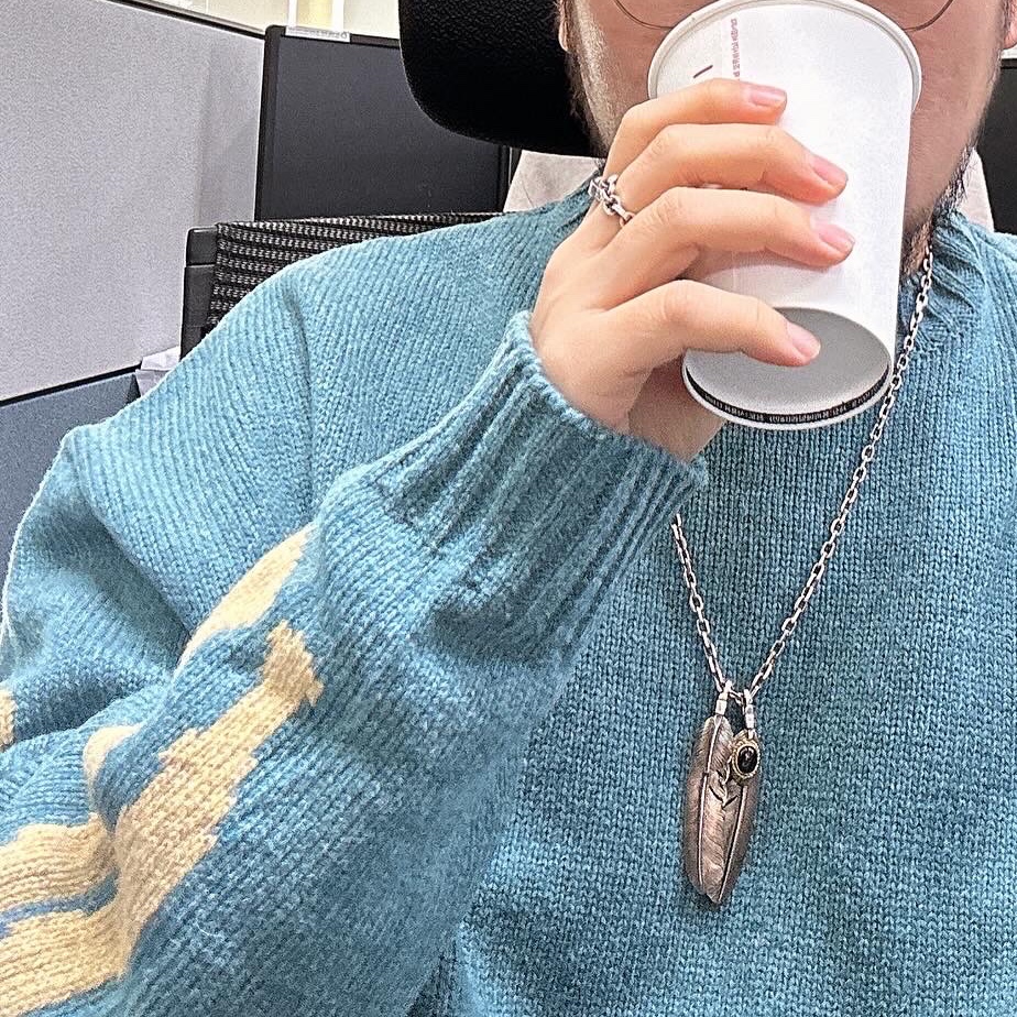 Kapital 5G Wool Bone Crewneck Sweater Saxophone 착용 스타일