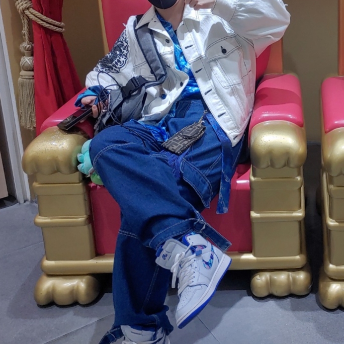 (W) Jordan 1 Zoom Air CMFT White Hyper Royal 착용 스타일