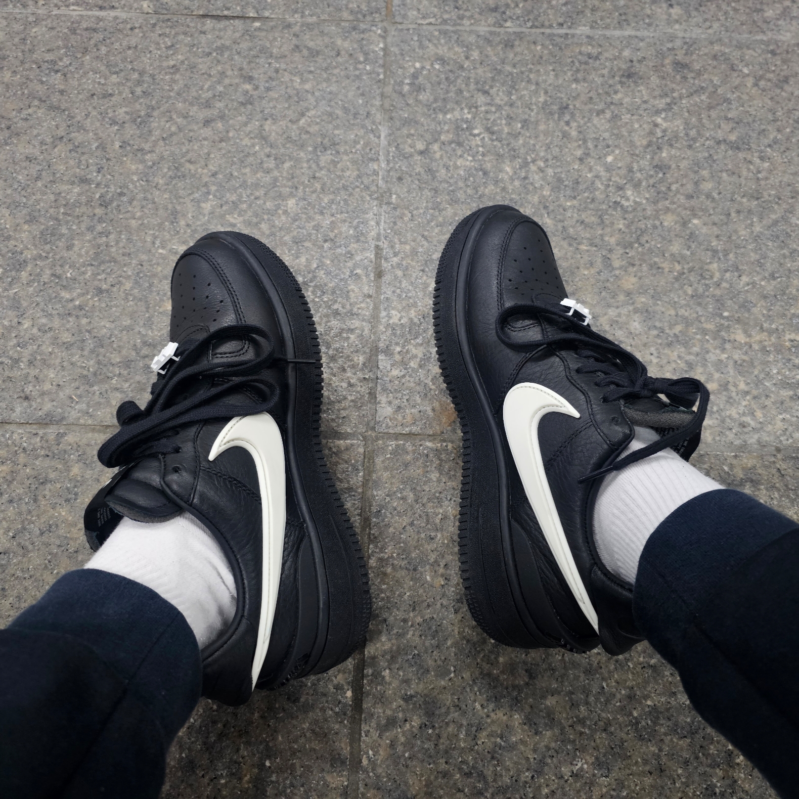 Nike x Ambush Air Force 1 Low SP Black 착용 스타일 - 1