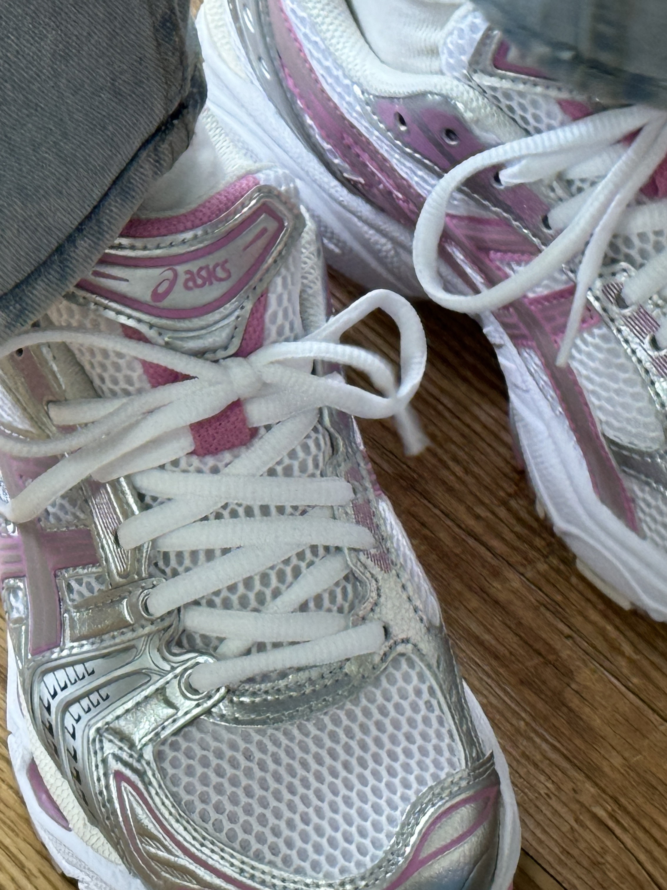 Asics Unlimited Gel-Kayano 14 White Fawn 착용 스타일 - 3
