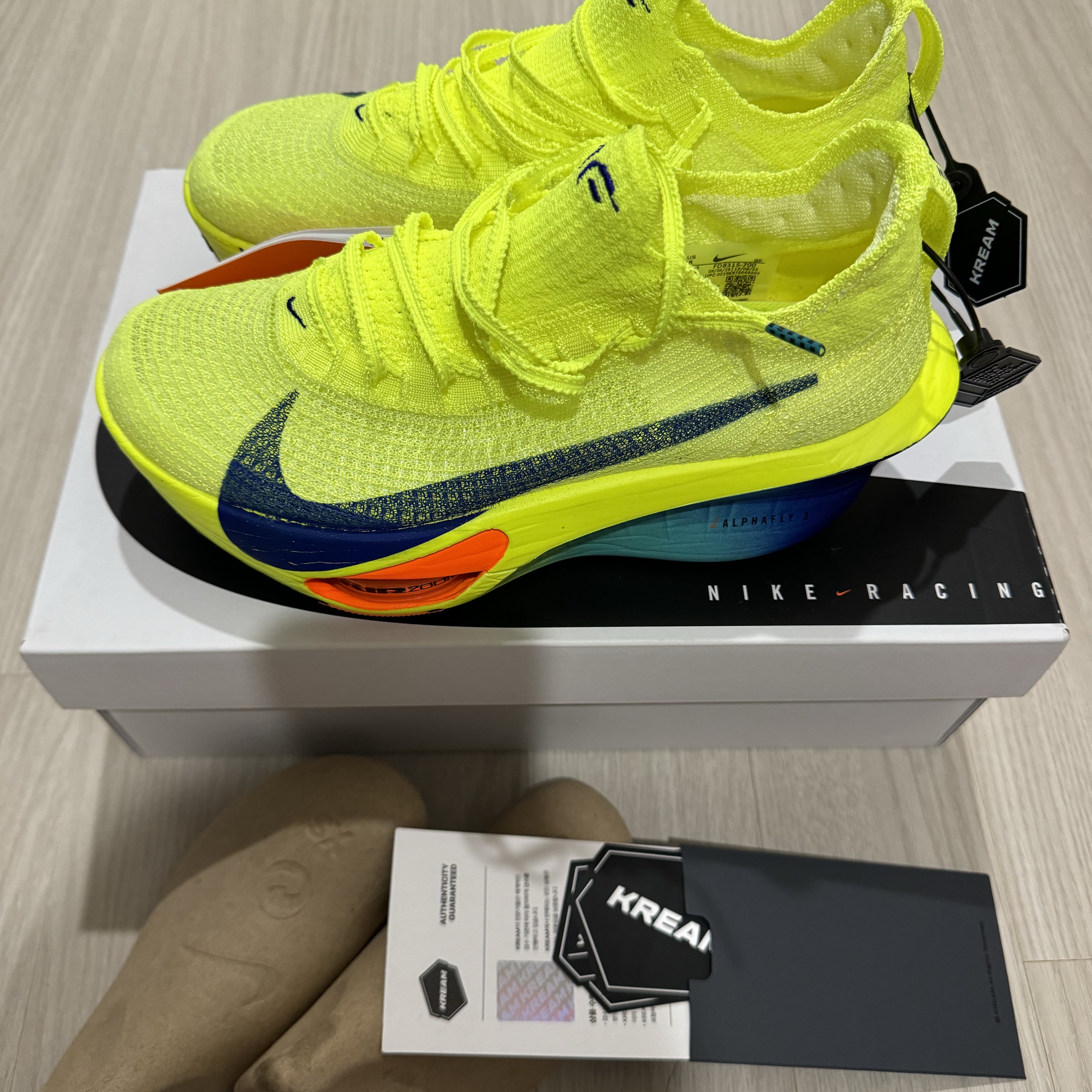 (W) Nike Air Zoom Alphafly Next% 3 Volt 착용 스타일 - 1