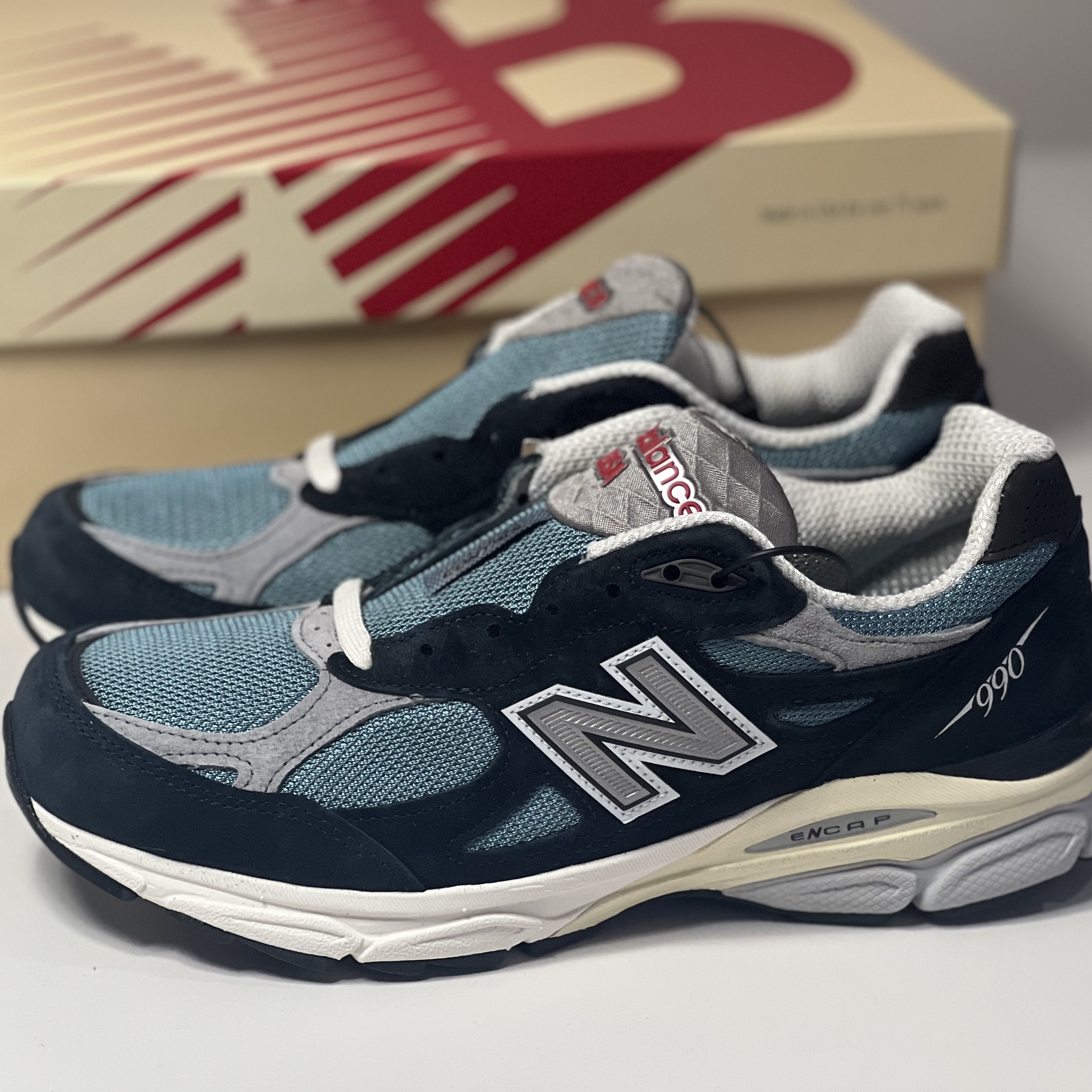 New Balance 990v3 Made in USA Navy Spring Tide 착용 스타일