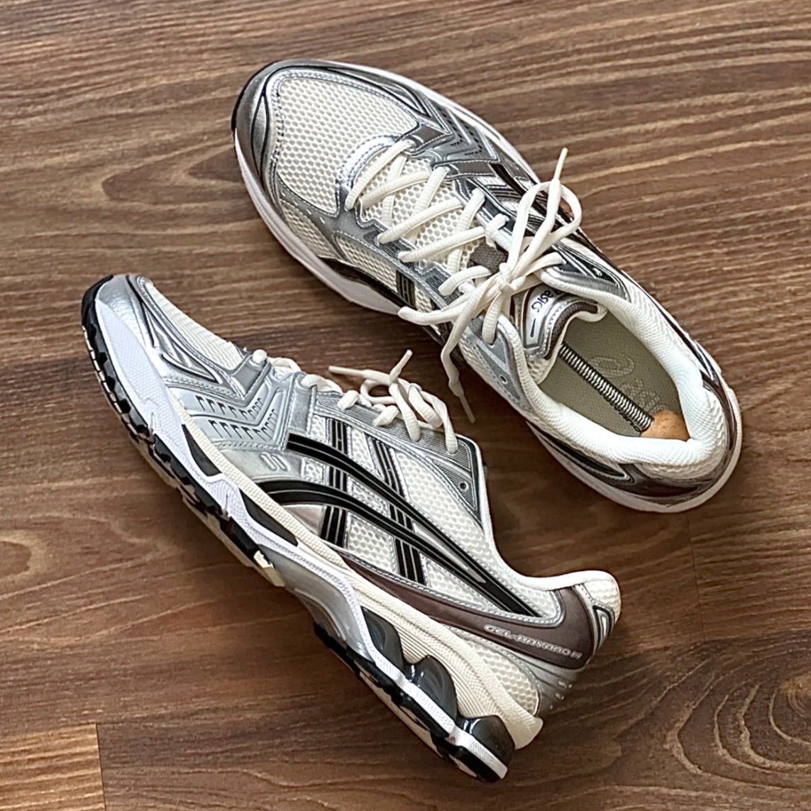 Asics Gel-Kayano 14 Cream Black 착용 스타일