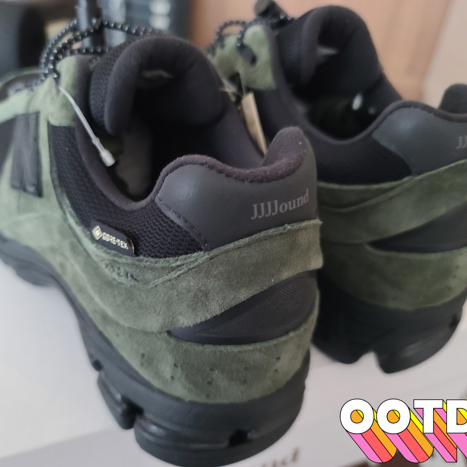 New Balance x JJJJound 2002R Gore-Tex Pine 착용 스타일 - 3
