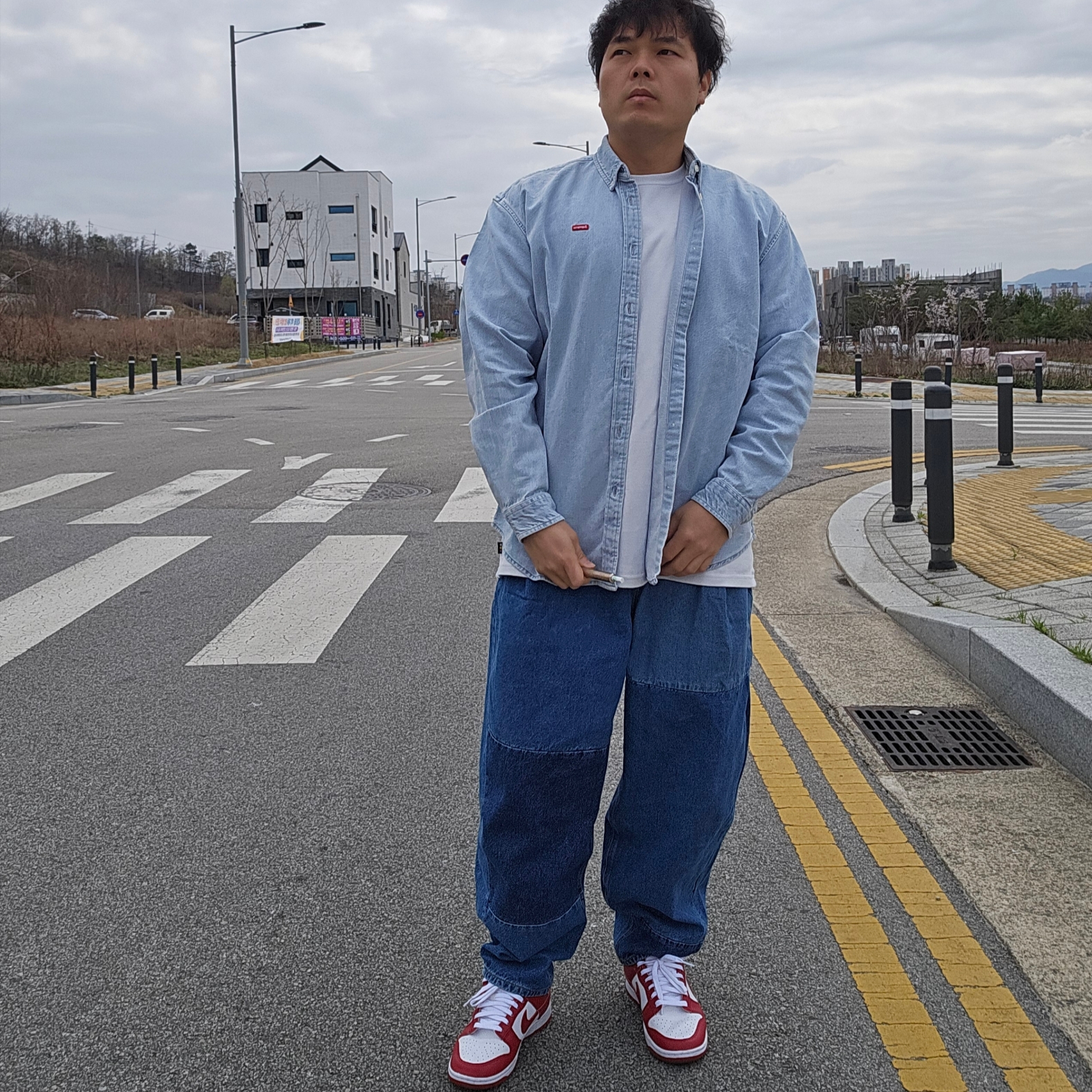 Zara x Ader Error Barrel Leg Jeans Blue, Supreme Small Box Shirt Washed Blue - 24SS 착용 스타일 - 1
