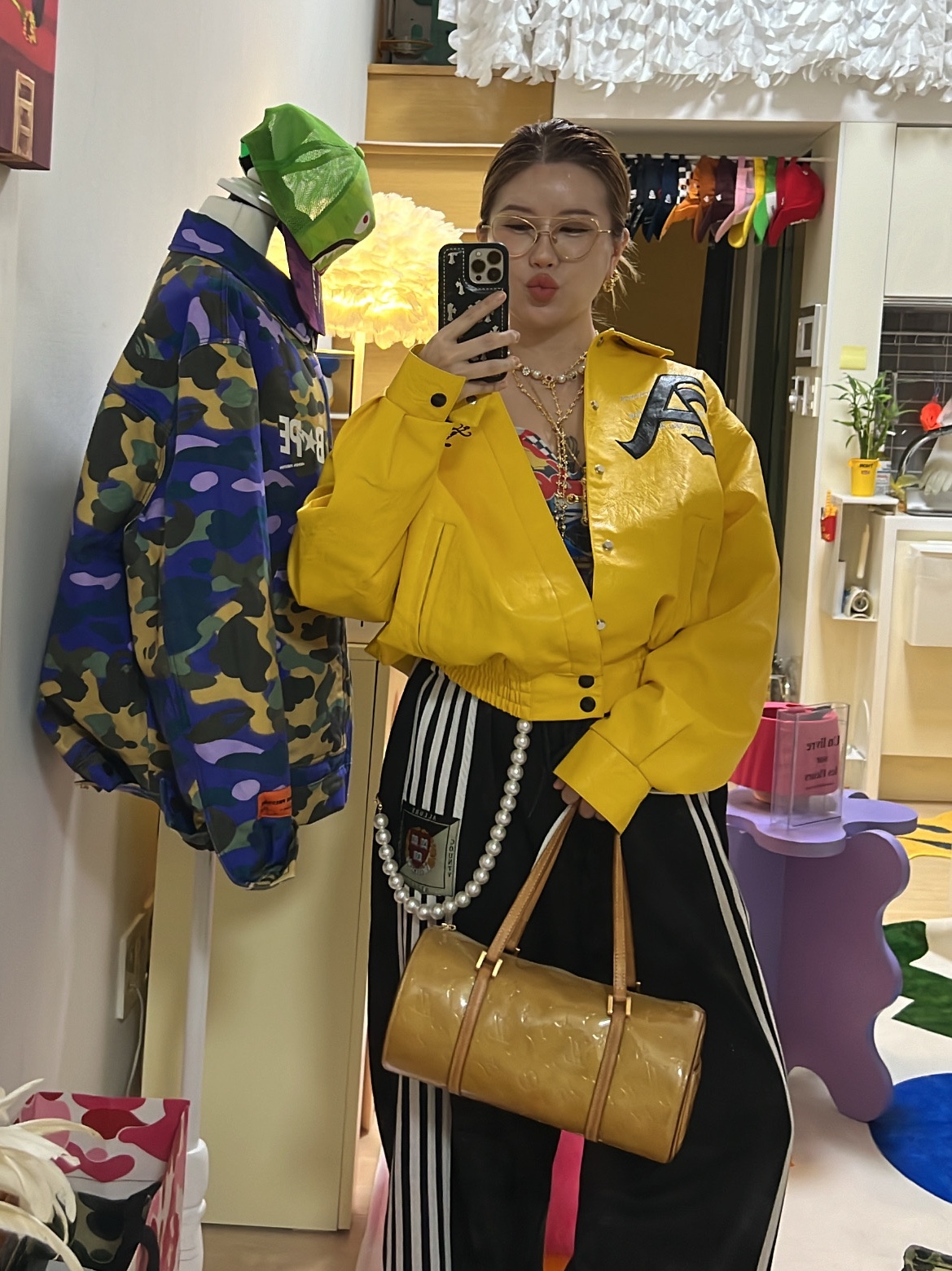 BAPE x Heron Preson Worker Jacket Camo, (W) Melissa x Y Project Court Shoe Clear White 착용 스타일 - 1