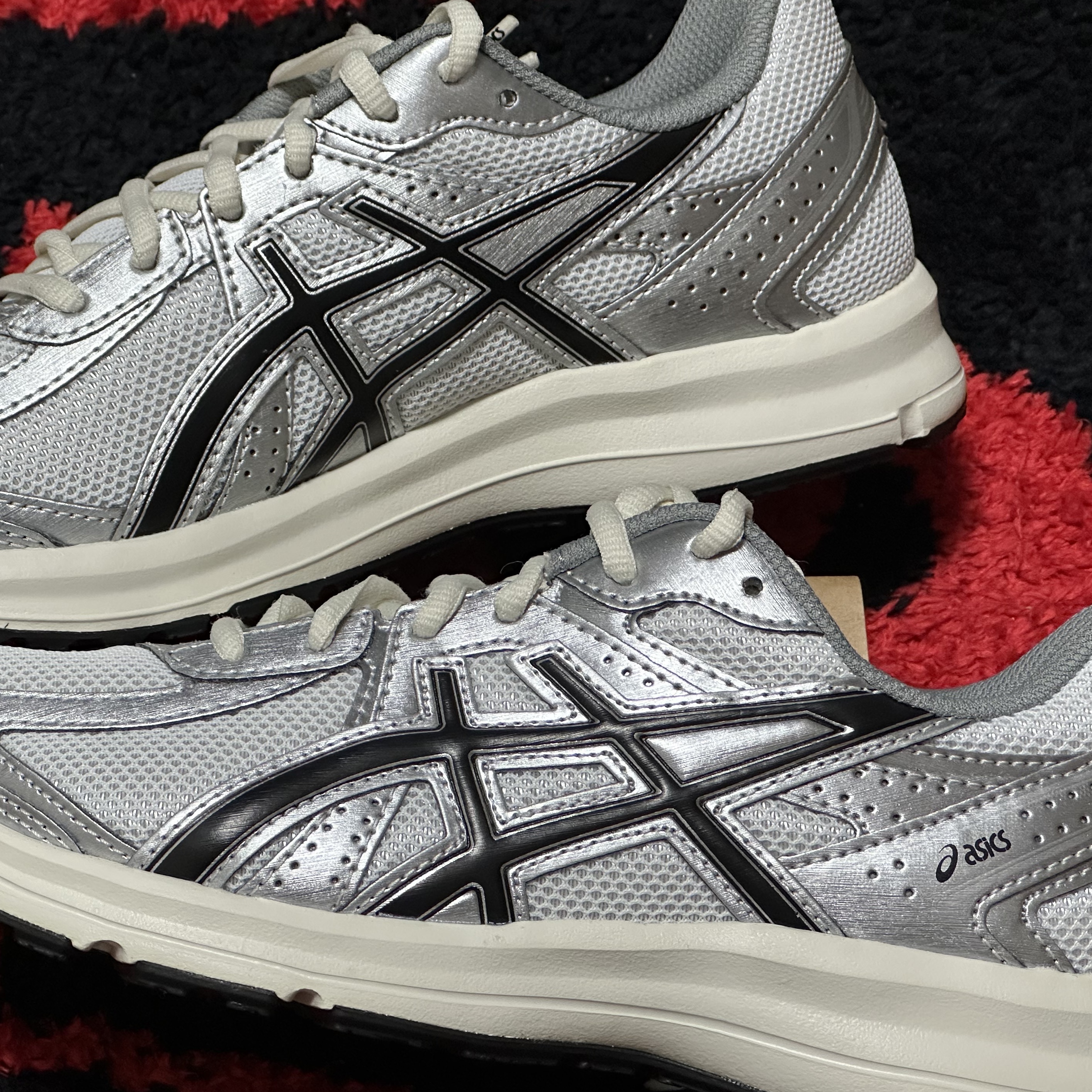 Asics Jog 100 S White Black - 2E Wide 착용 스타일