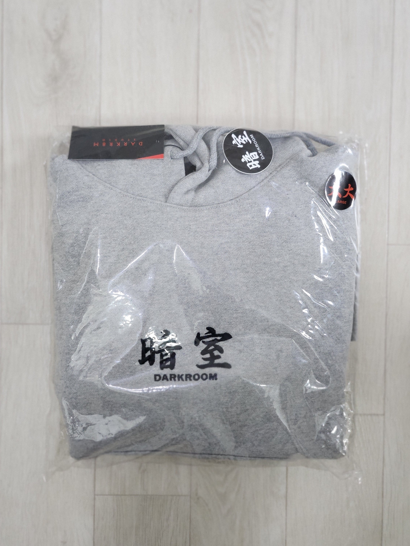Darkr8m Studio Basic Logo Heavyweight Hoodie Gray 착용 스타일 - 3