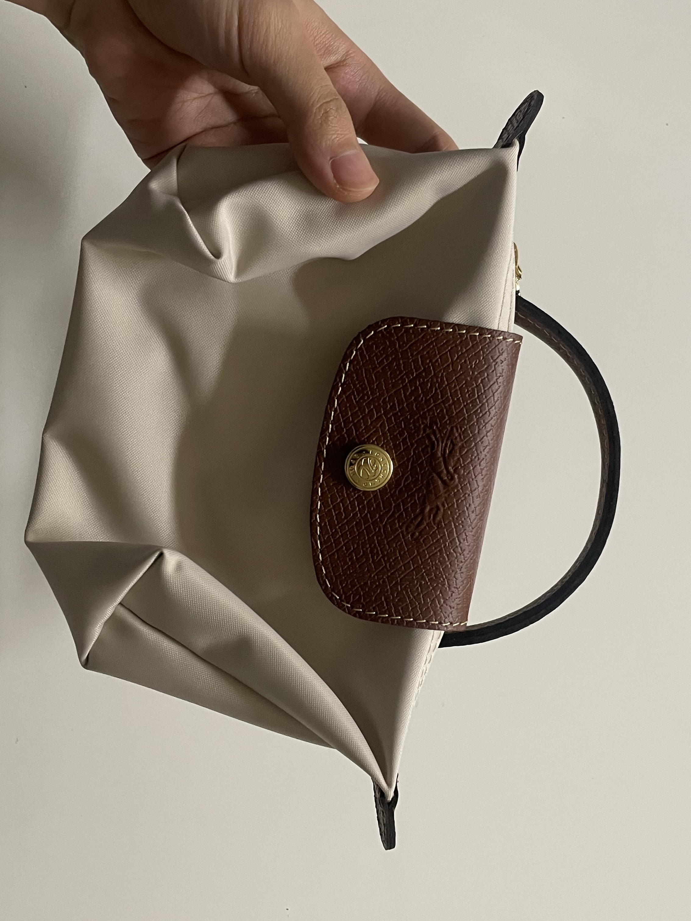 Longchamp Le Pliage Original Handle Pouch Paper 착용 스타일 - 3