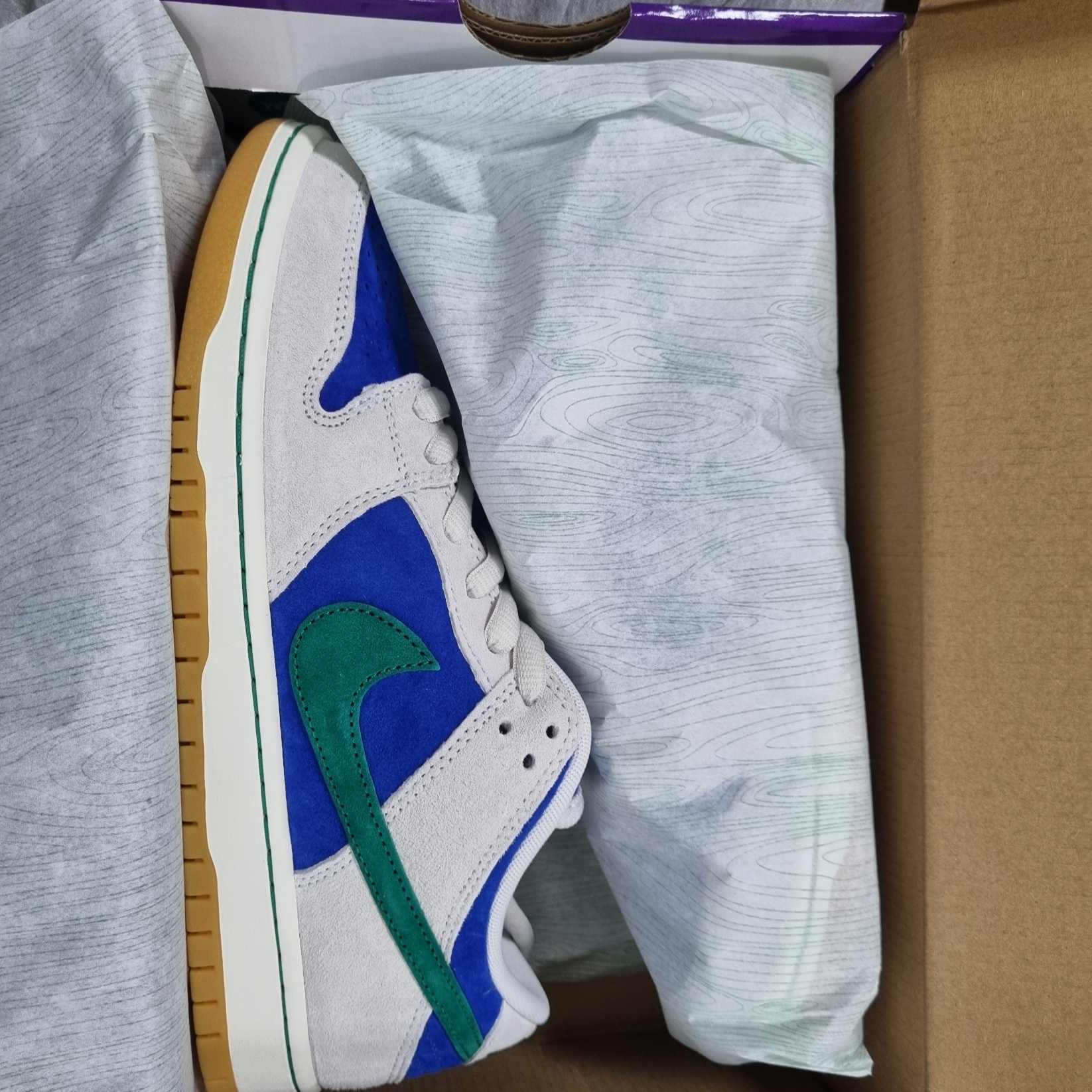 Nike SB Dunk Low Pro Phantom and Hyper Royal 착용 스타일