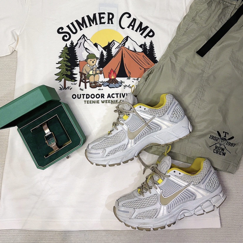 (W) Nike Zoom Vomero 5 Light Bone 착용 스타일