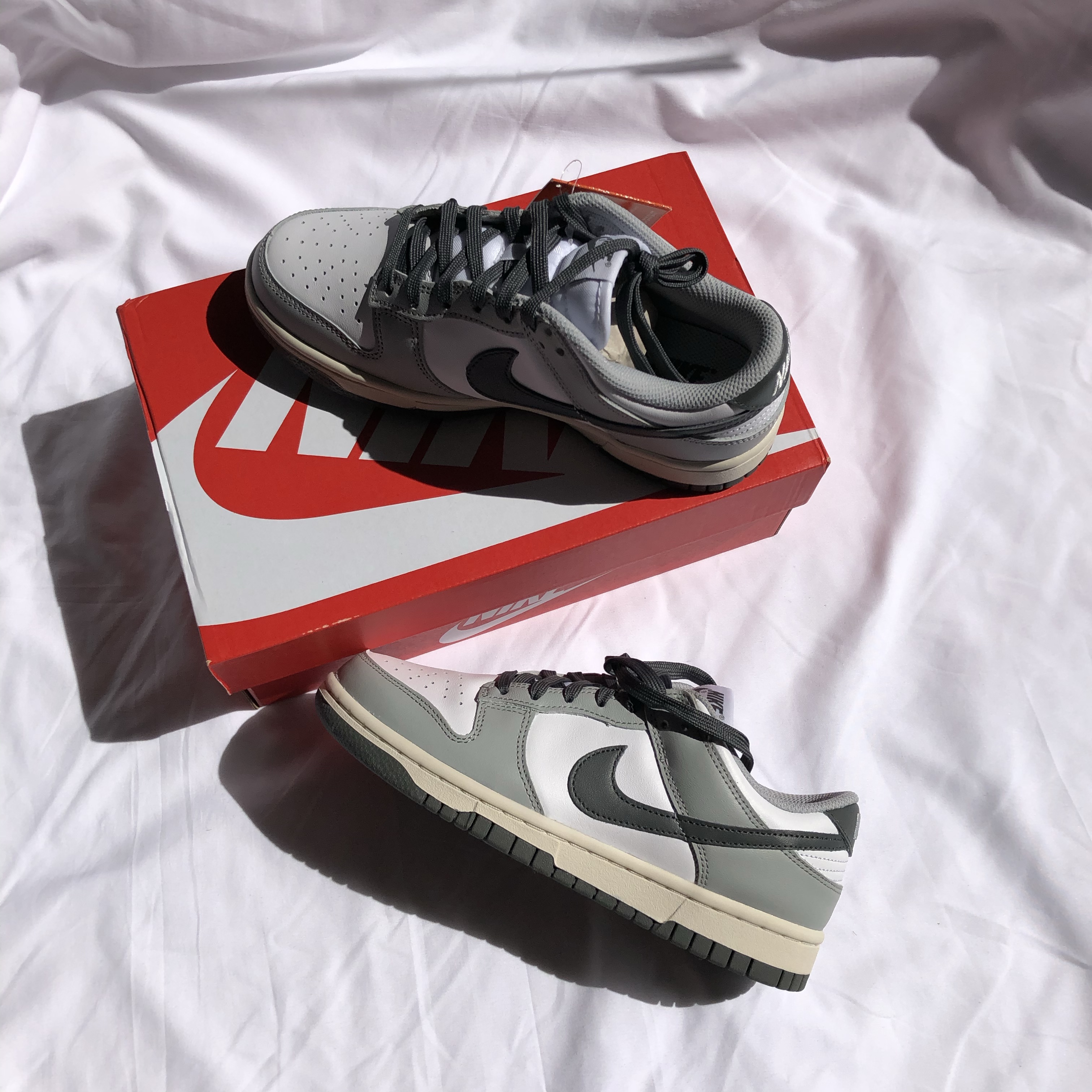 (W) Nike Dunk Low Light Smoke Grey 착용 스타일 - 2