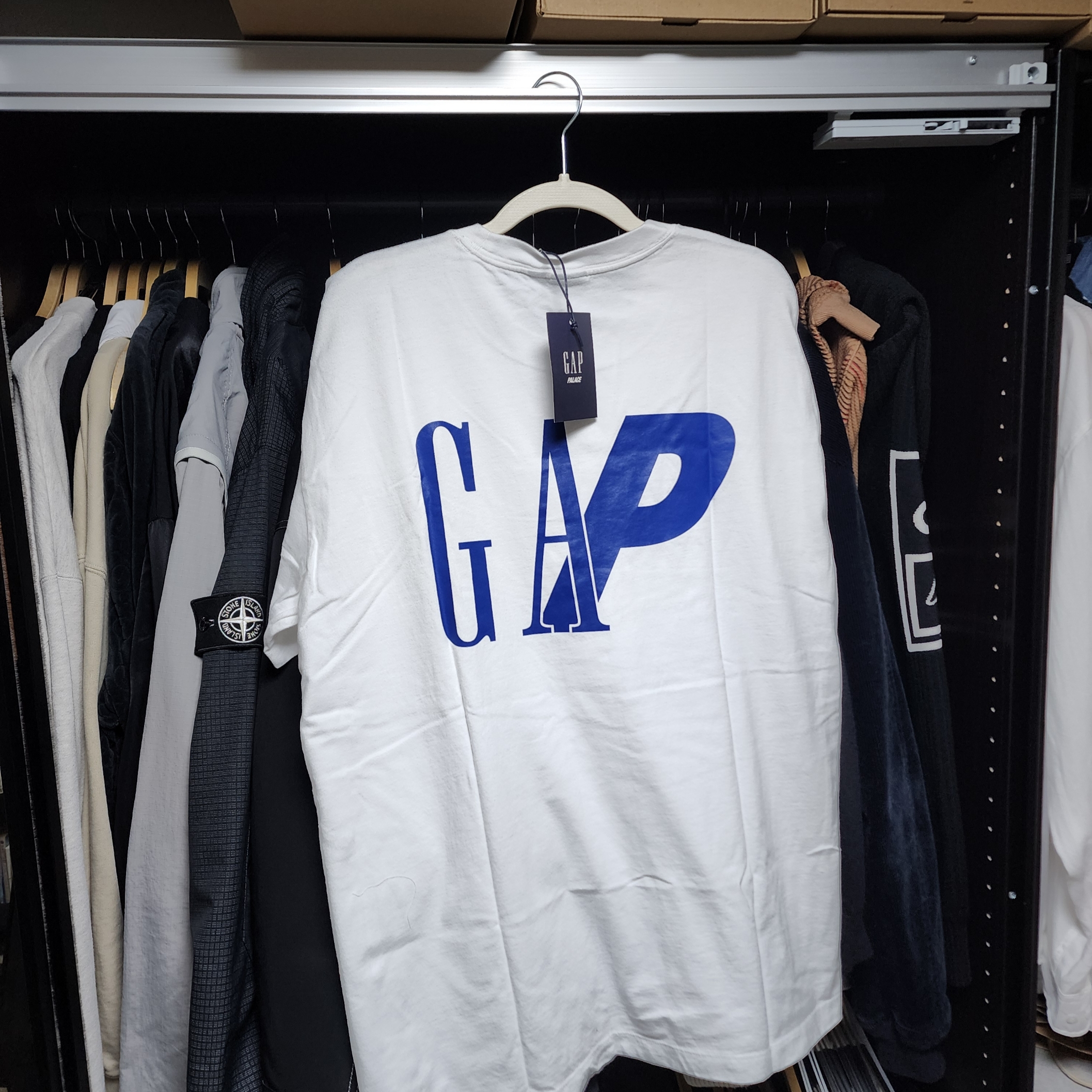 Palace x Gap T-Shirt White - 24SS 착용 스타일 - 1