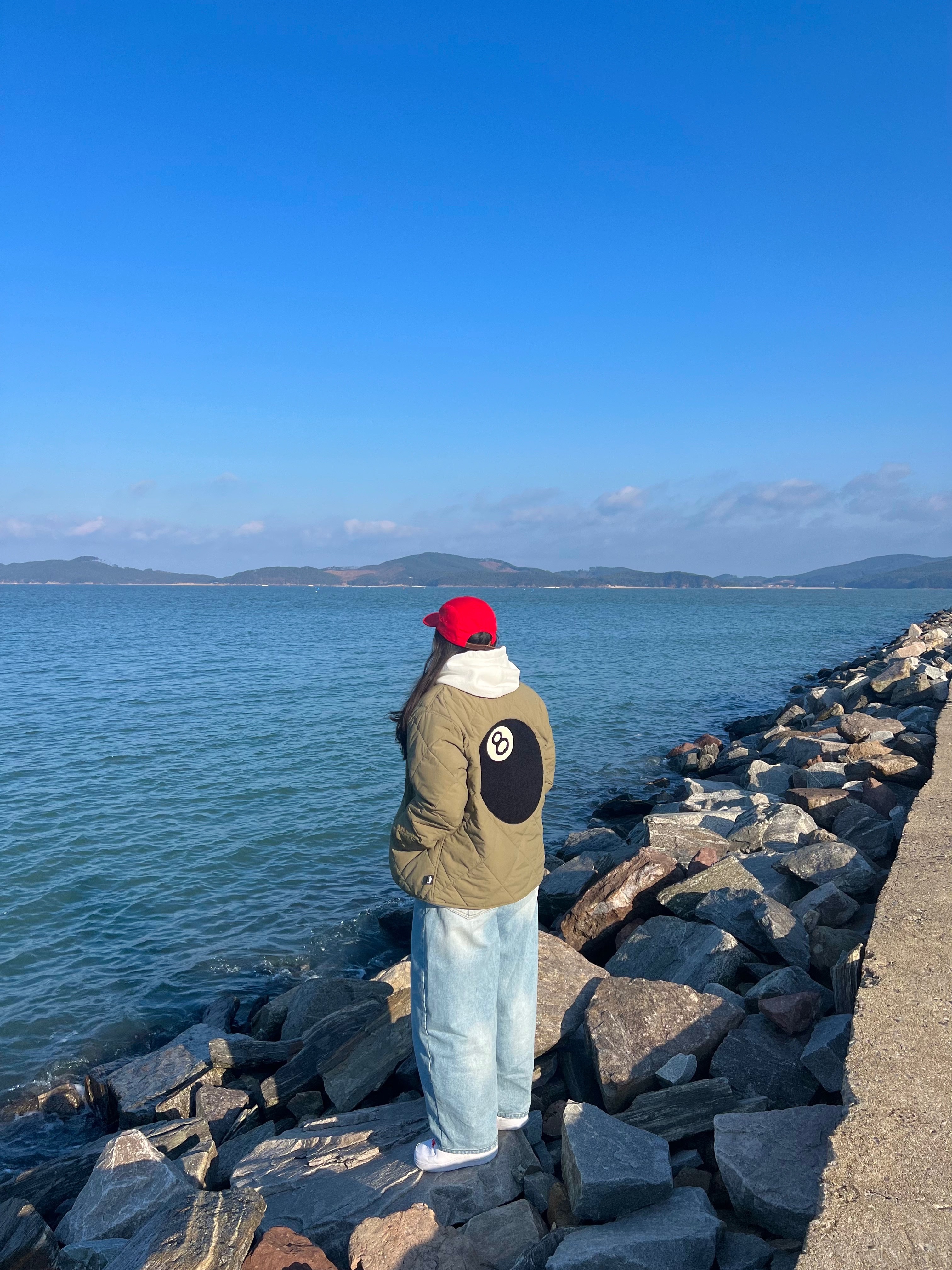 Stussy 8 Ball Quilted Liner Jacket Olive, Supreme Washed Chino Twill Camp Cap Red 착용 스타일 - 1