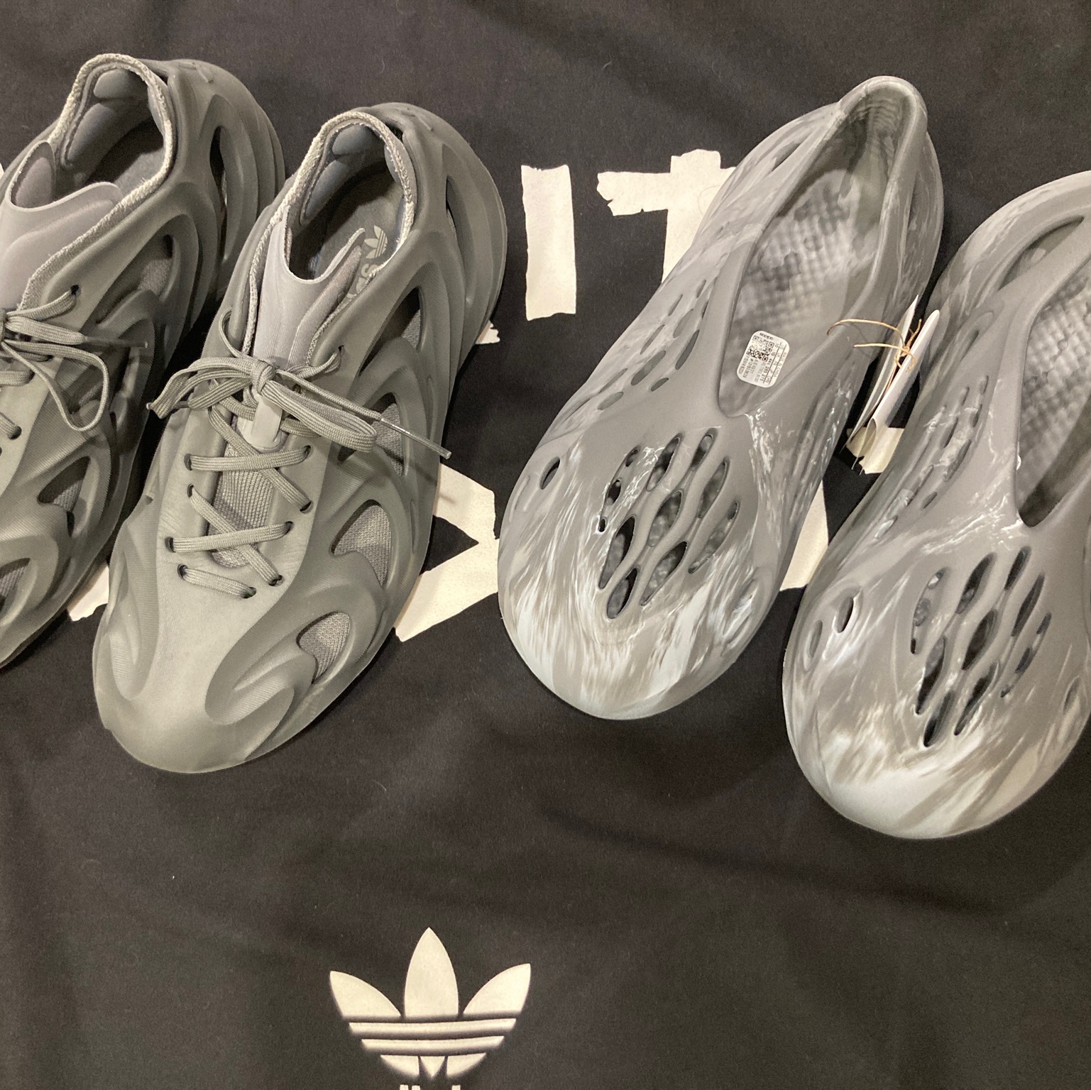 Adidas Adifom Q Grey, Adidas Yeezy Foam RNNR MX Granite 착용 스타일