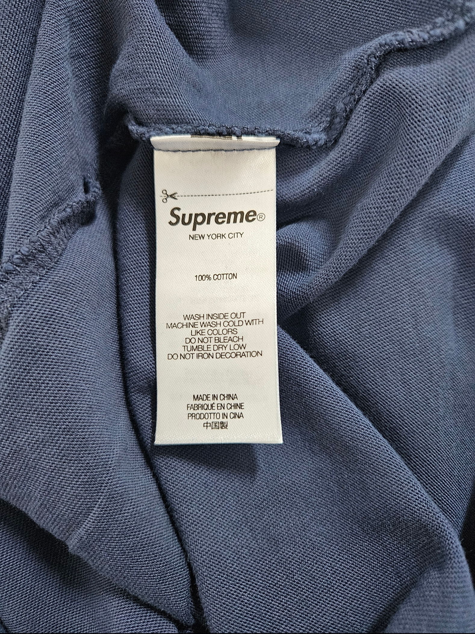 Supreme Cracked Arc S/S Top Navy - 24SS, Supreme Frayed Logos Denim Camp Cap Blue - 21SS 착용 스타일 - 5
