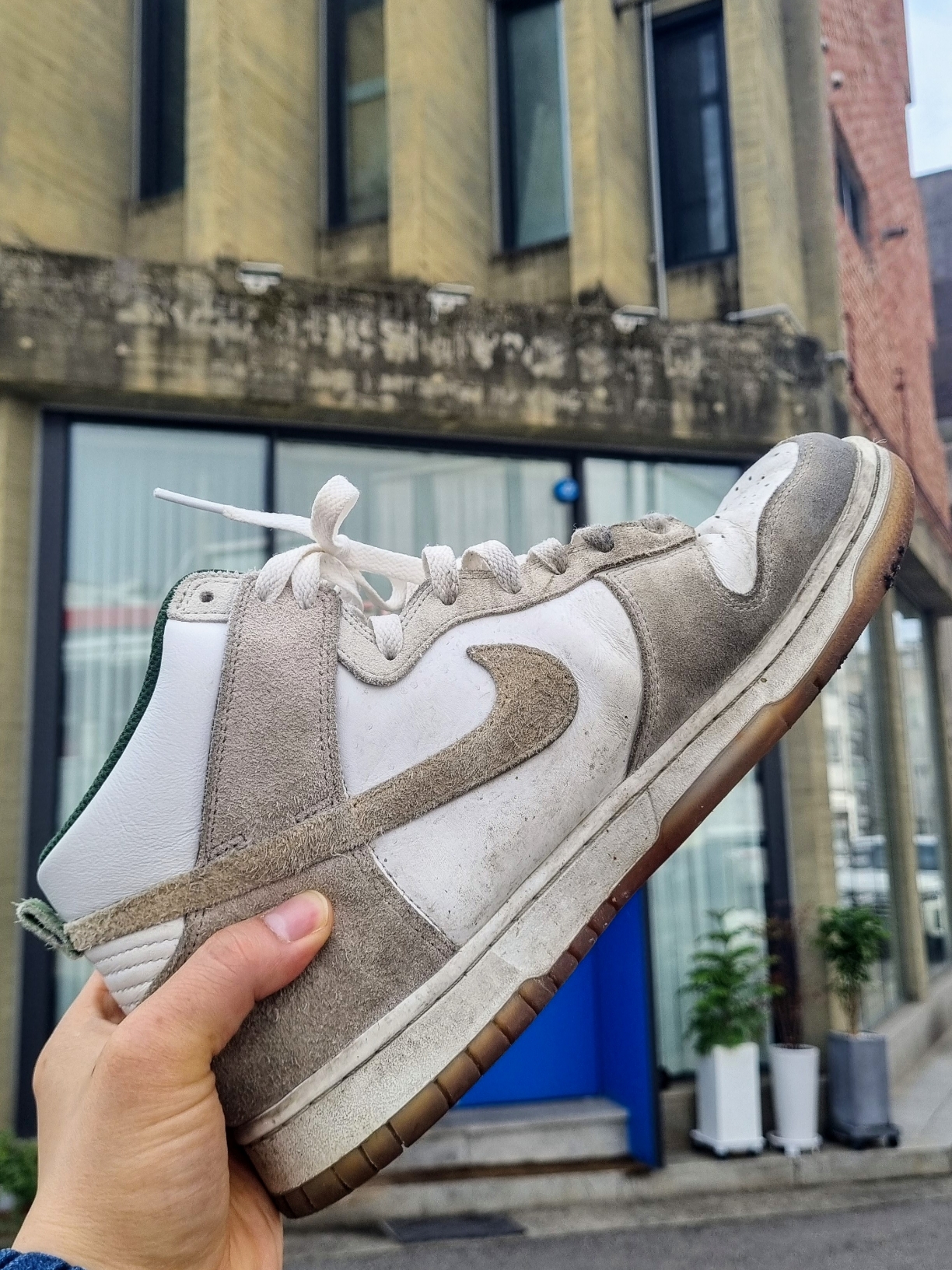 Nike Dunk High Premium Gold Mountain 착용 스타일