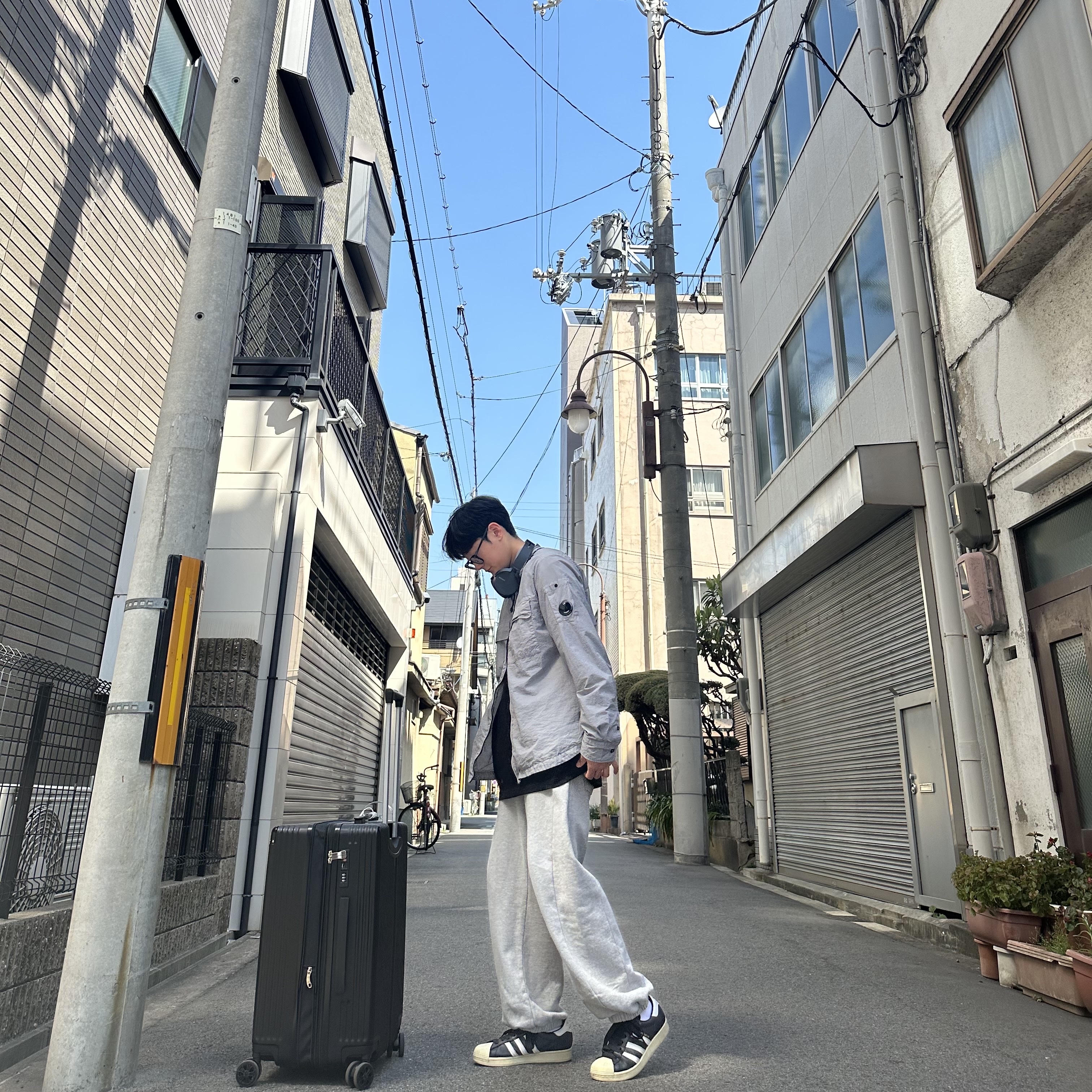 C.P. Company Taylon L Zipped Overshirt Griffin Grey - 22SS, Adidas Superstar Premium Black White 착용 스타일