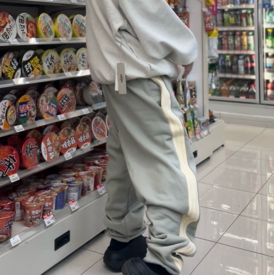 Adidas x Fear of God Athletics Heavy Fleece Sweatpant Black Cream White - KR Sizing 착용 스타일 - 3